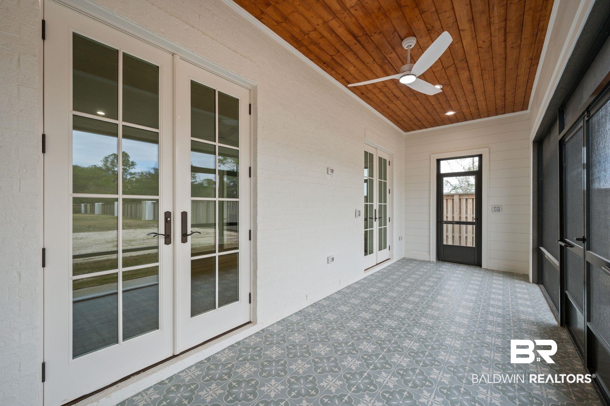 841 Inlet Circle