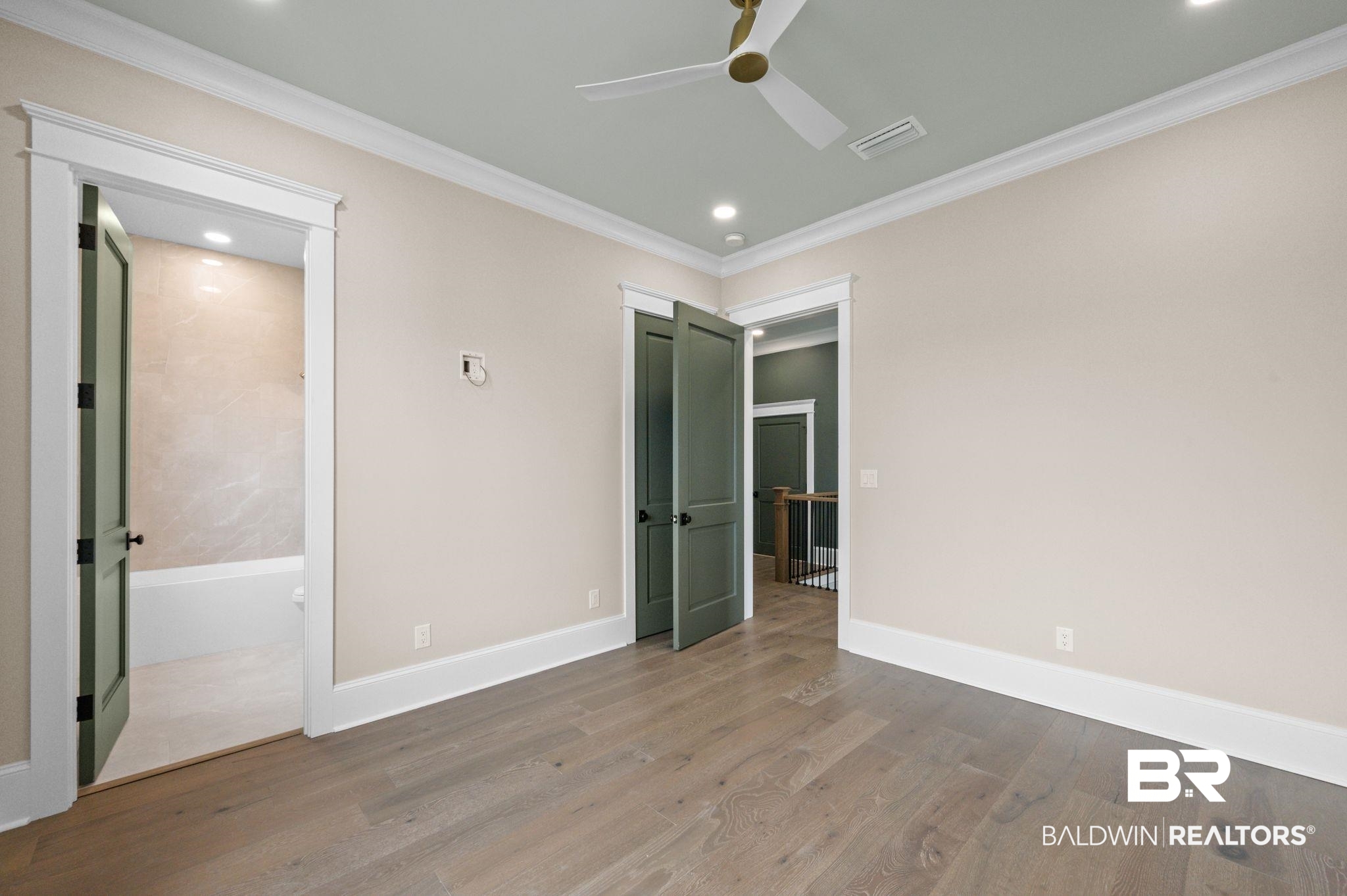 845 Inlet Circle