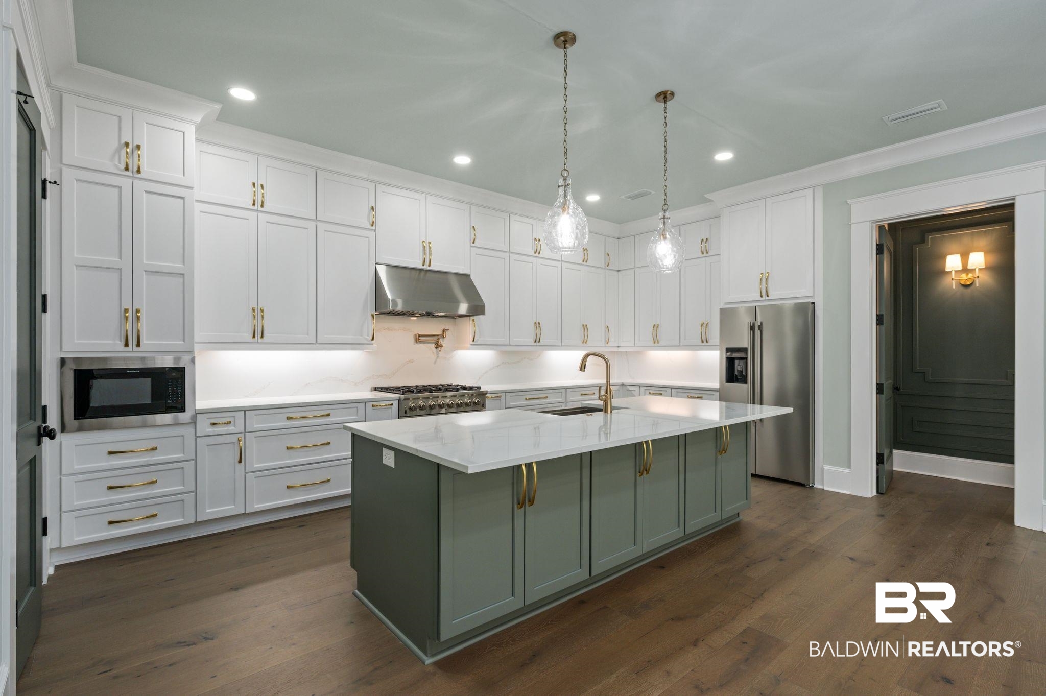 845 Inlet Circle