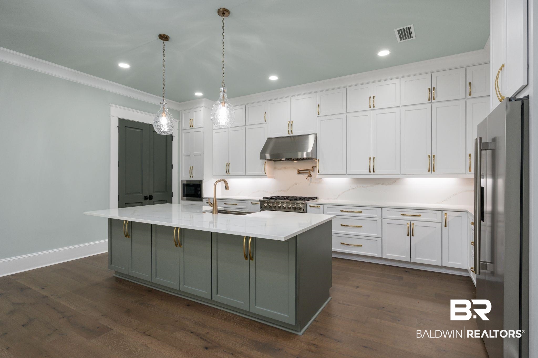 845 Inlet Circle