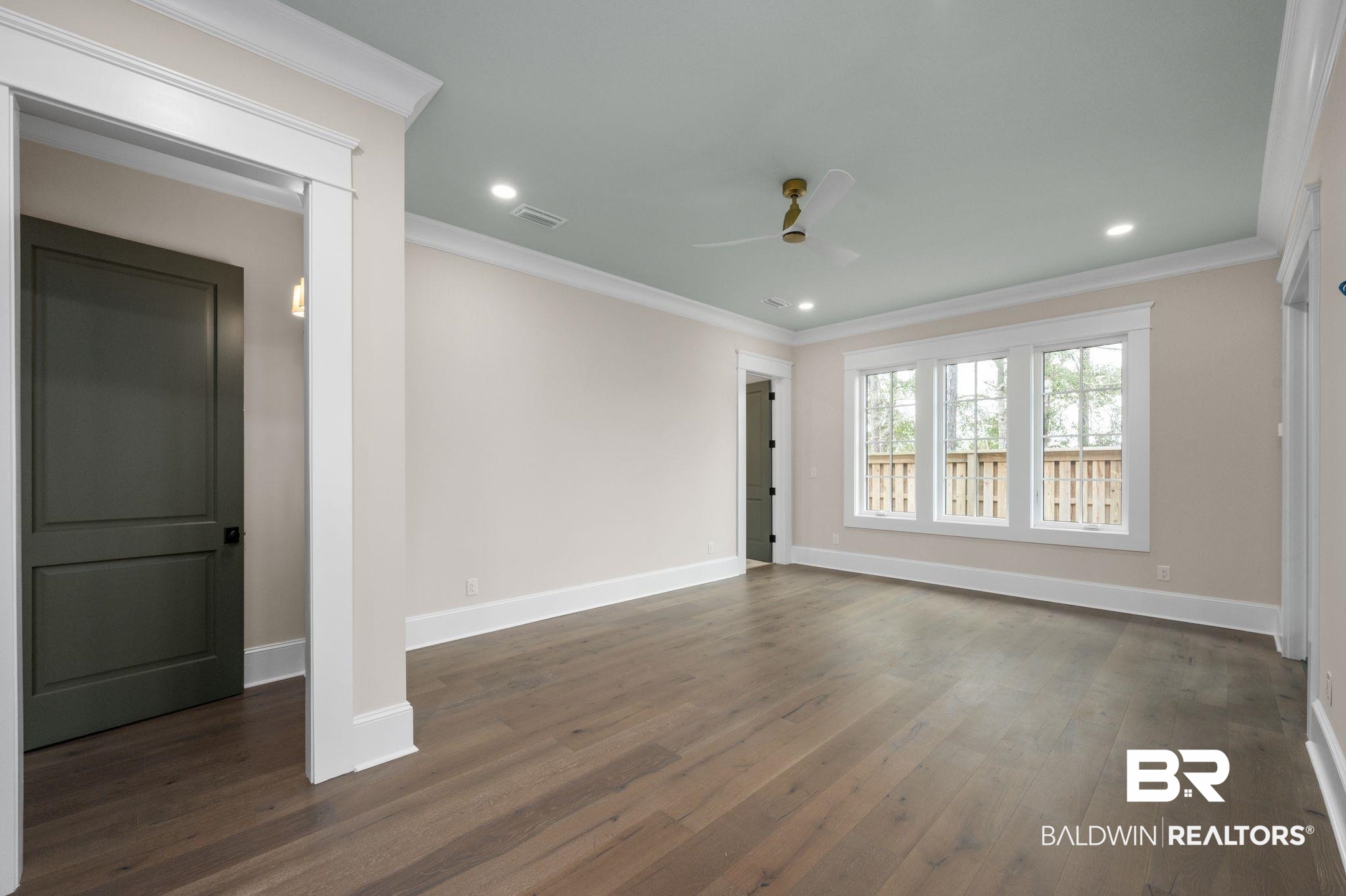 845 Inlet Circle