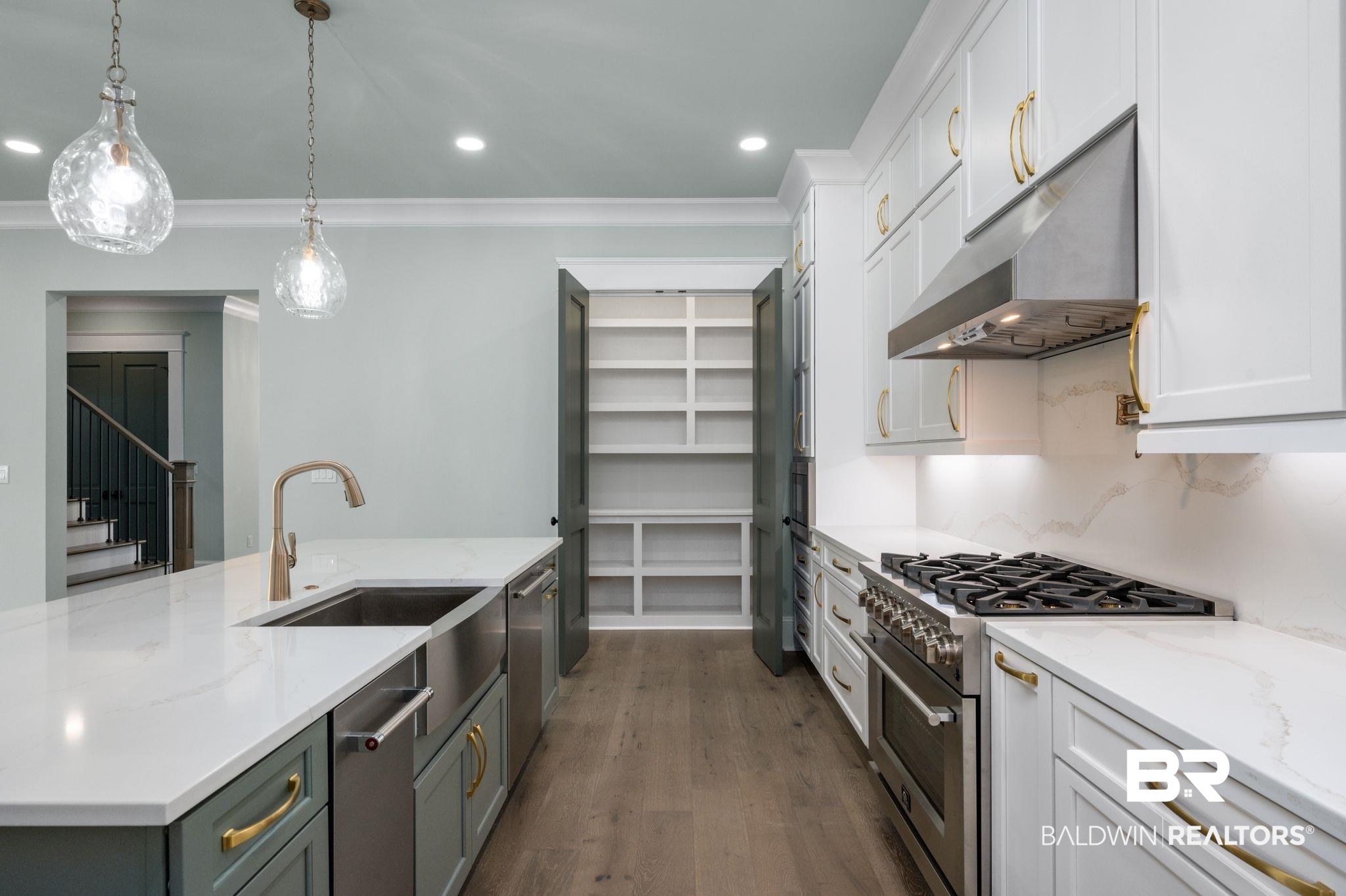 845 Inlet Circle