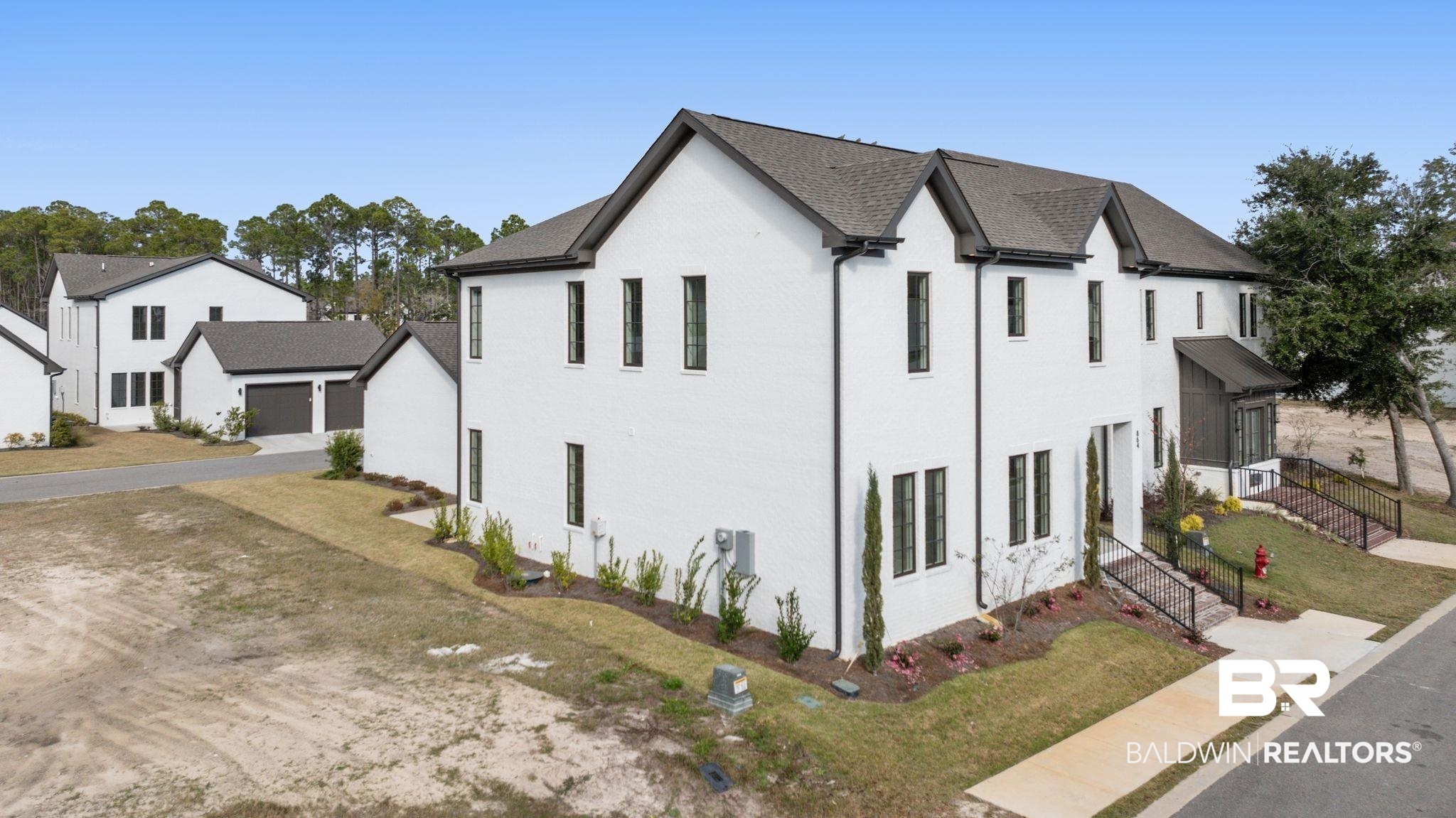 864 Inlet Circle