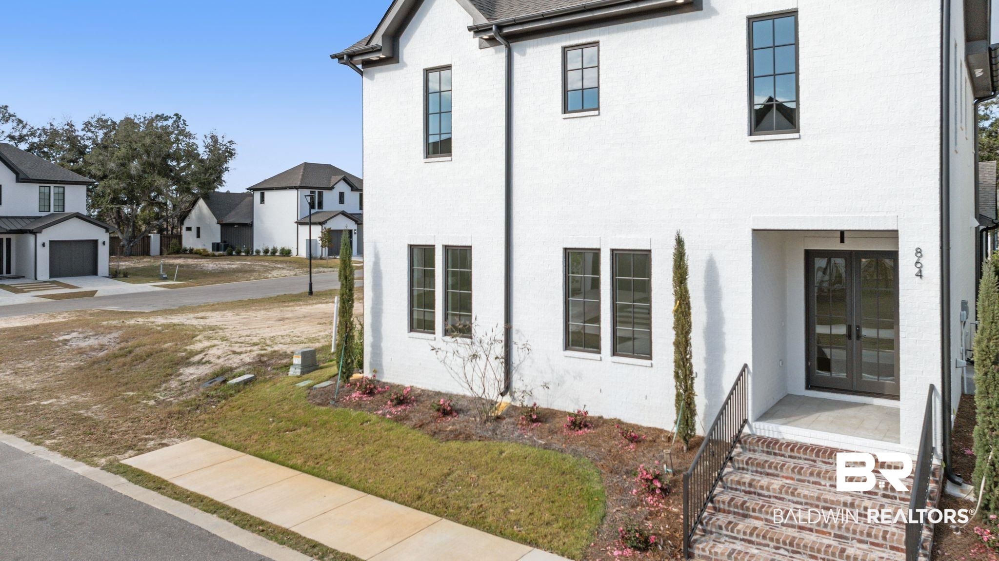 864 Inlet Circle