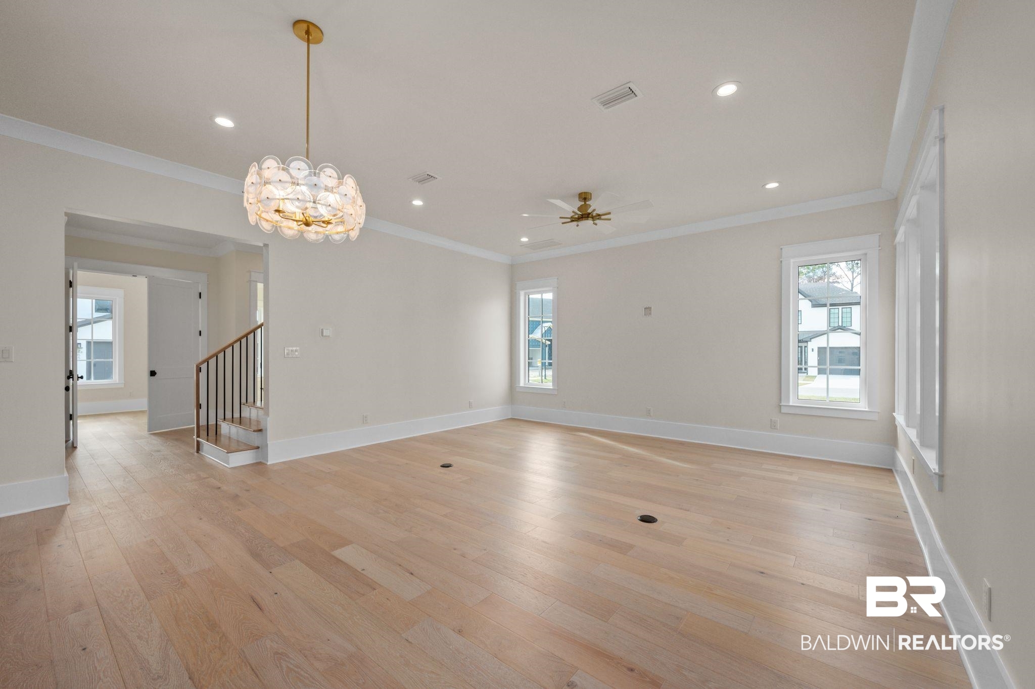 864 Inlet Circle