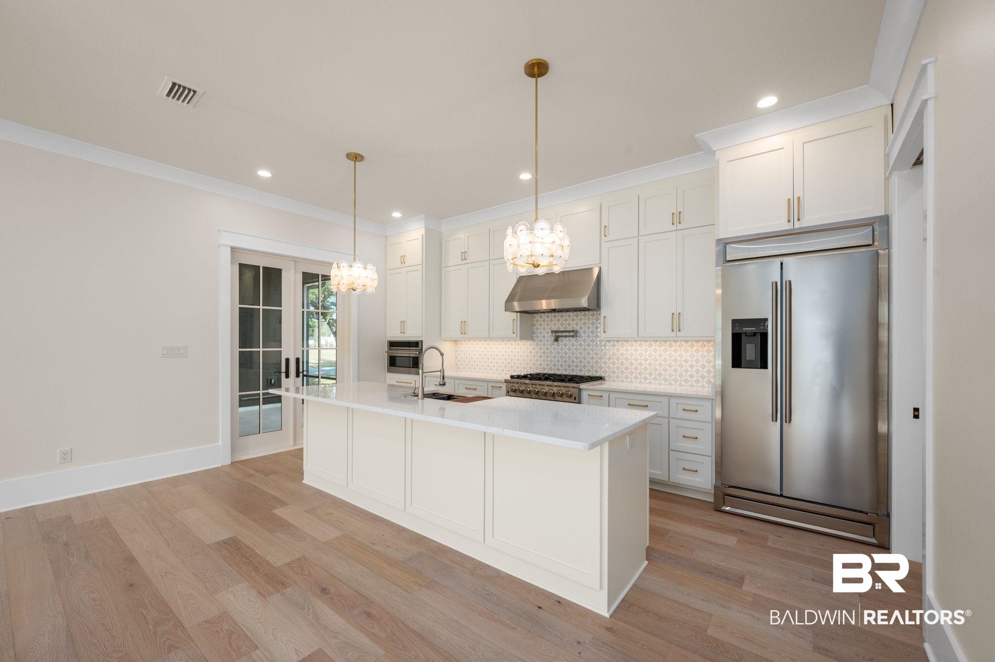 864 Inlet Circle