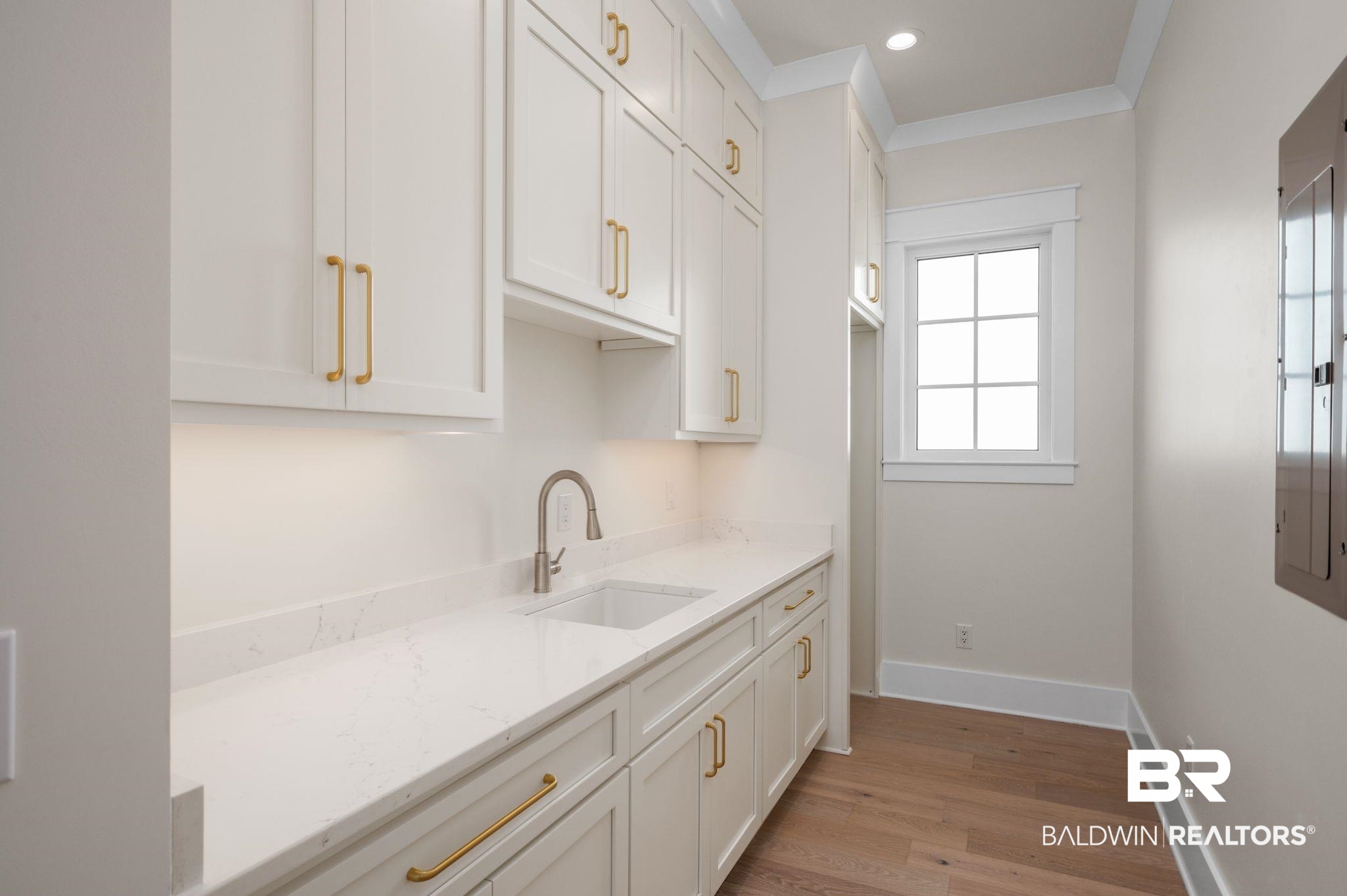 864 Inlet Circle