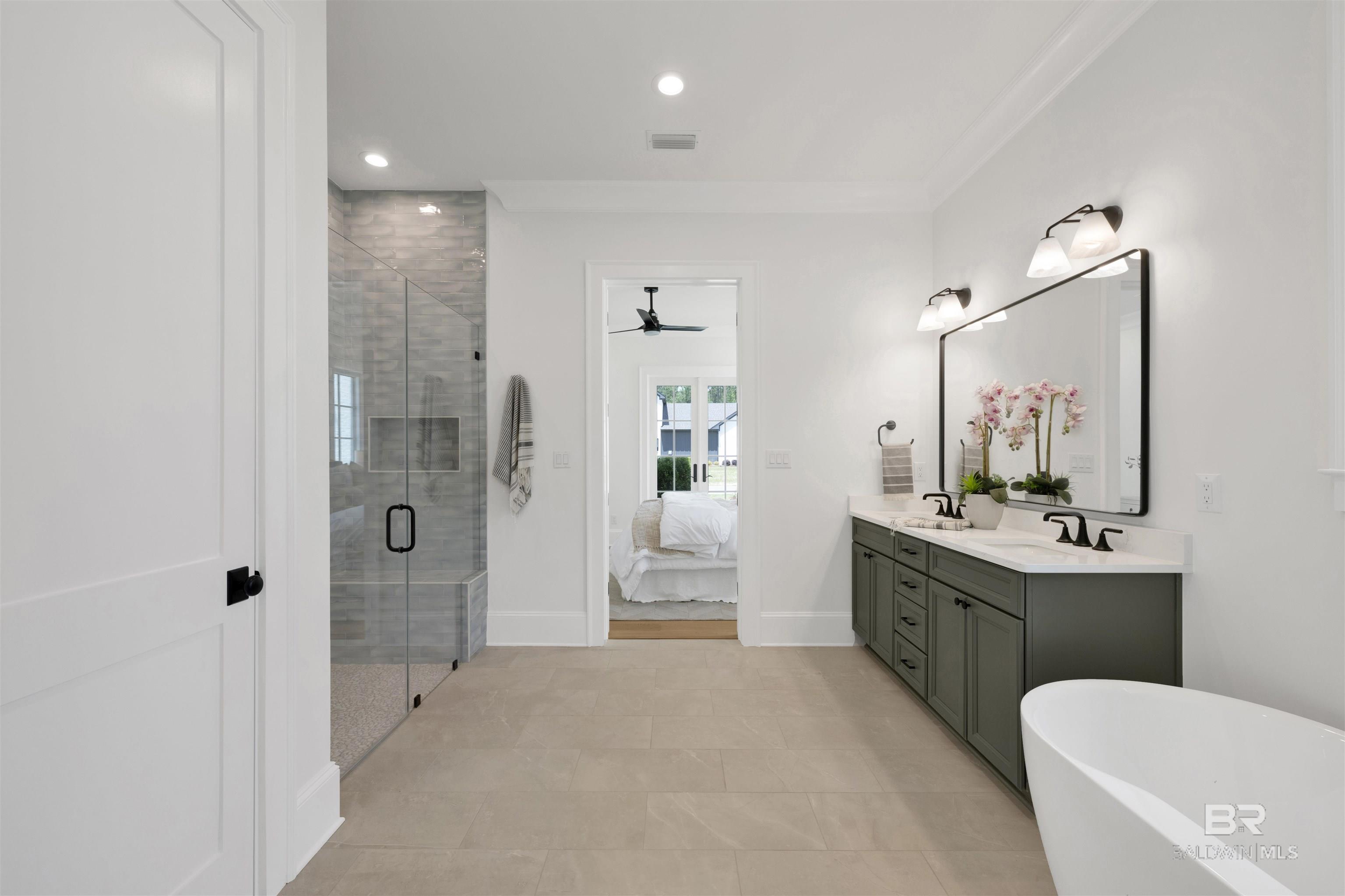 926 Inlet Circle