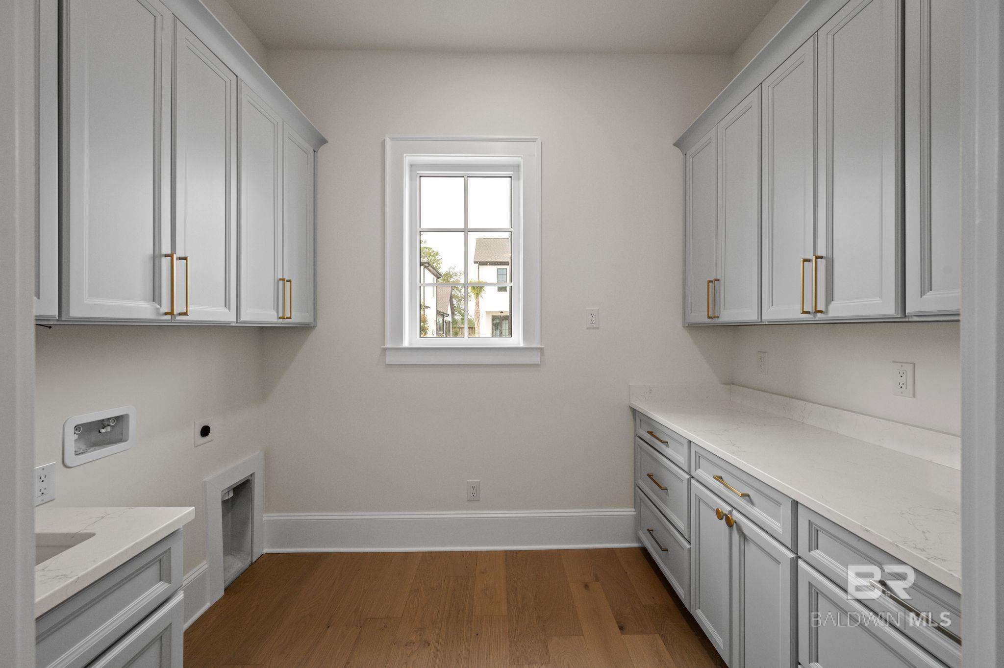 926 Inlet Circle