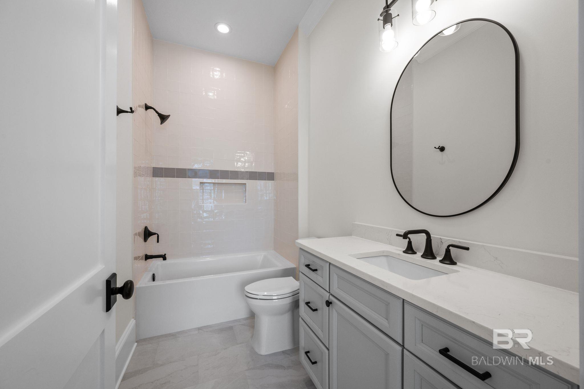 926 Inlet Circle