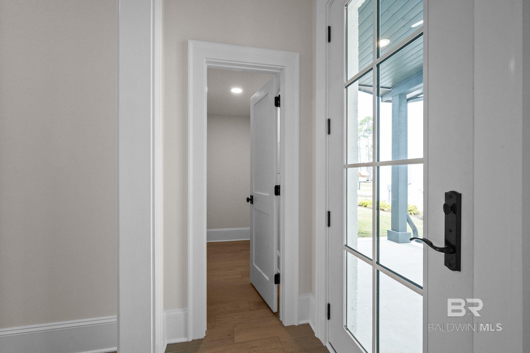 926 Inlet Circle