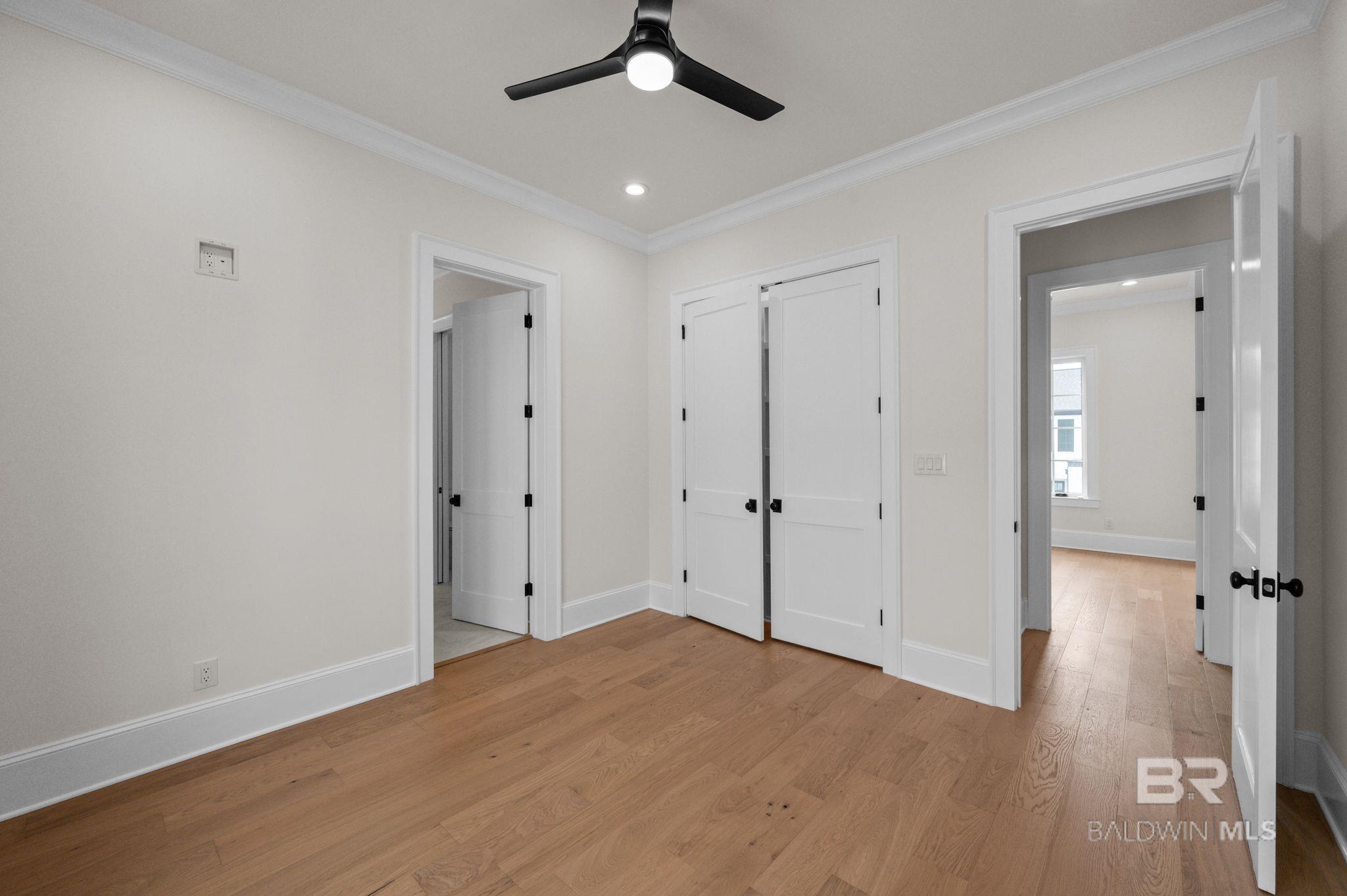 926 Inlet Circle