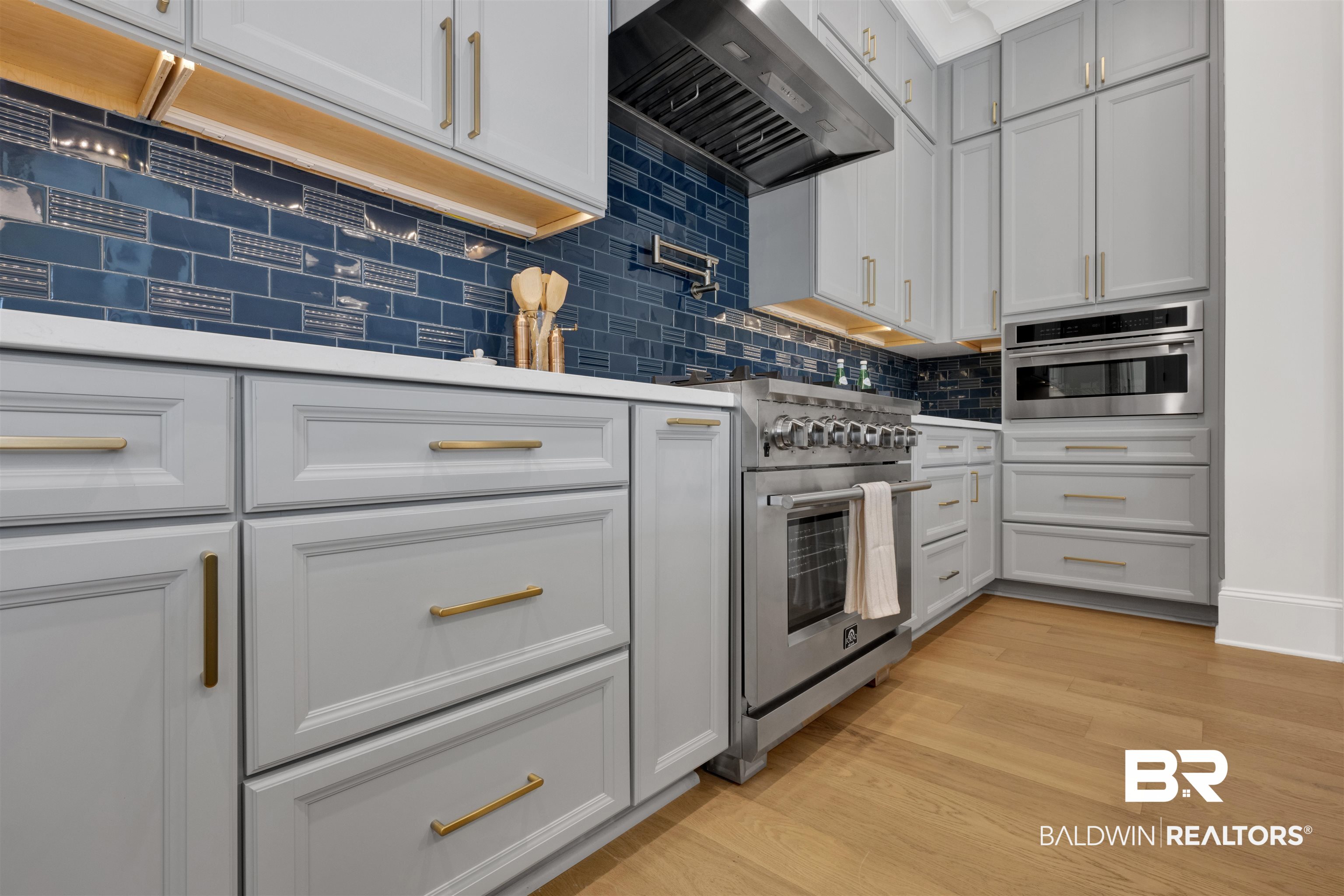 926 Inlet Circle