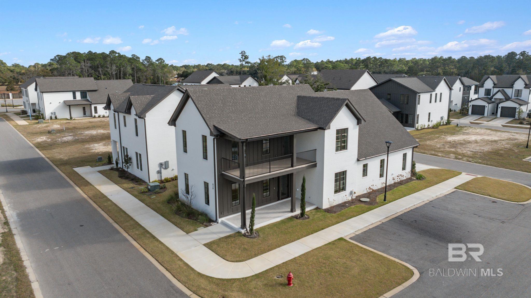 926 Inlet Circle