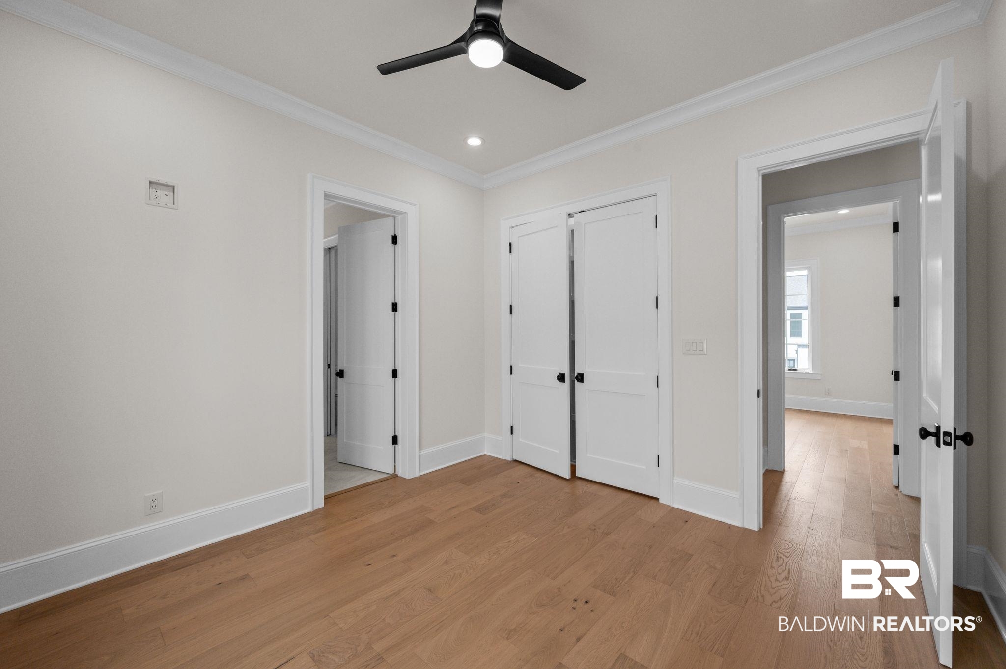 926 Inlet Circle
