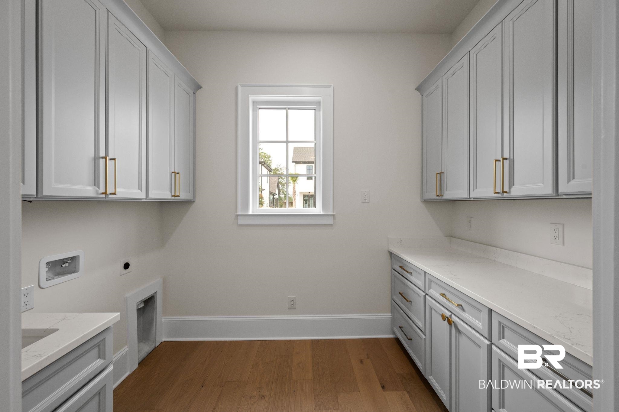 926 Inlet Circle