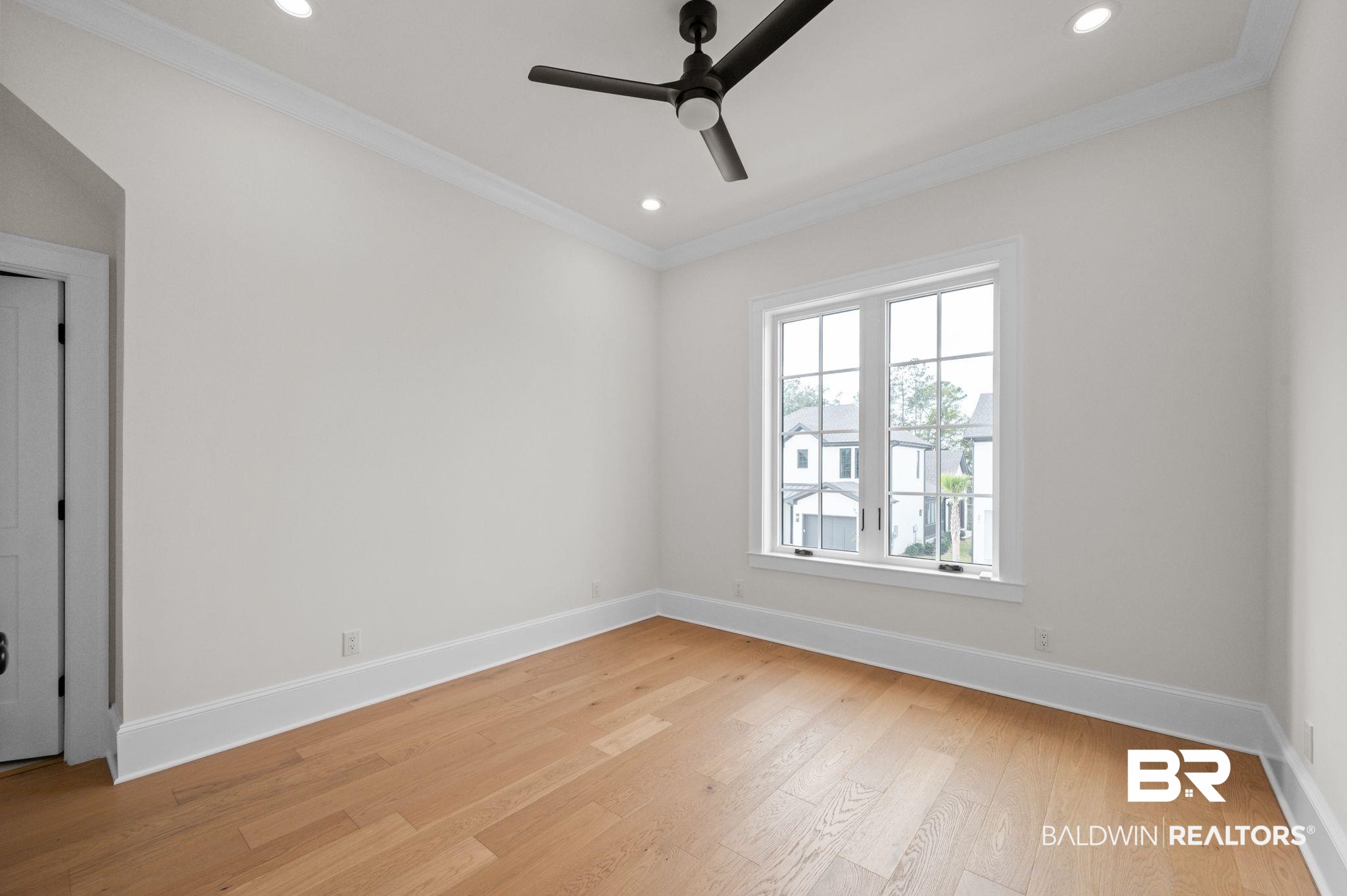 926 Inlet Circle