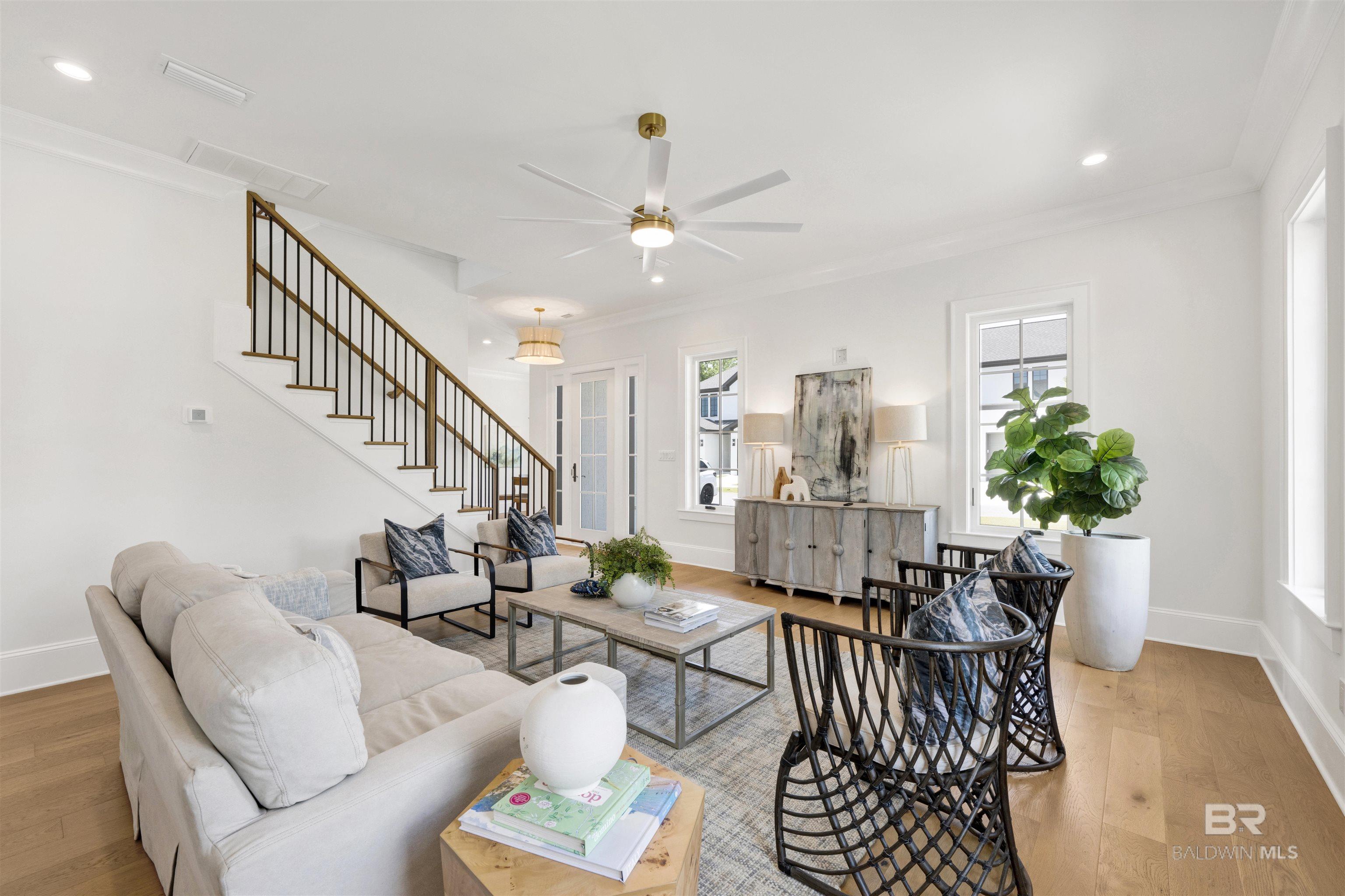 926 Inlet Circle