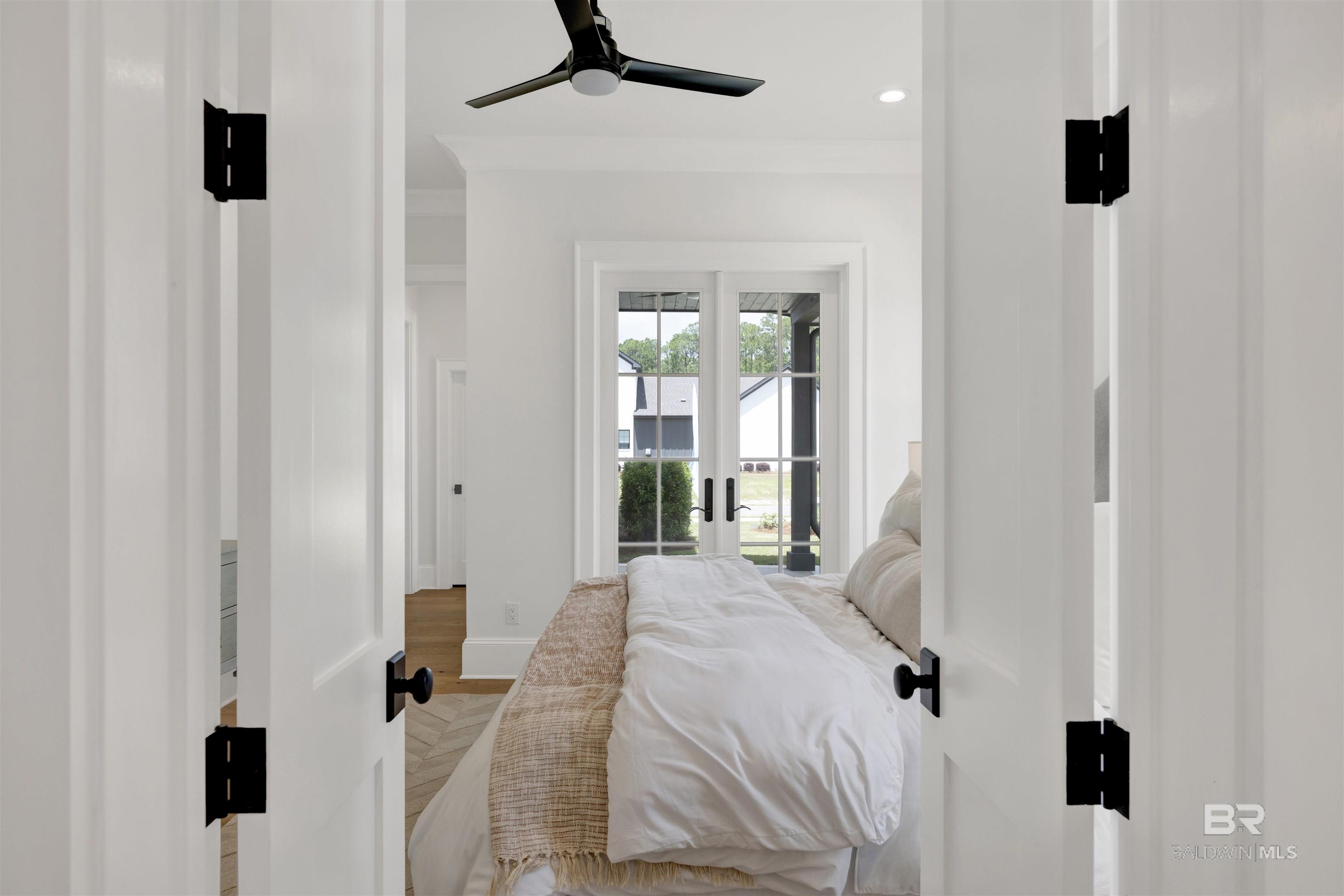 926 Inlet Circle