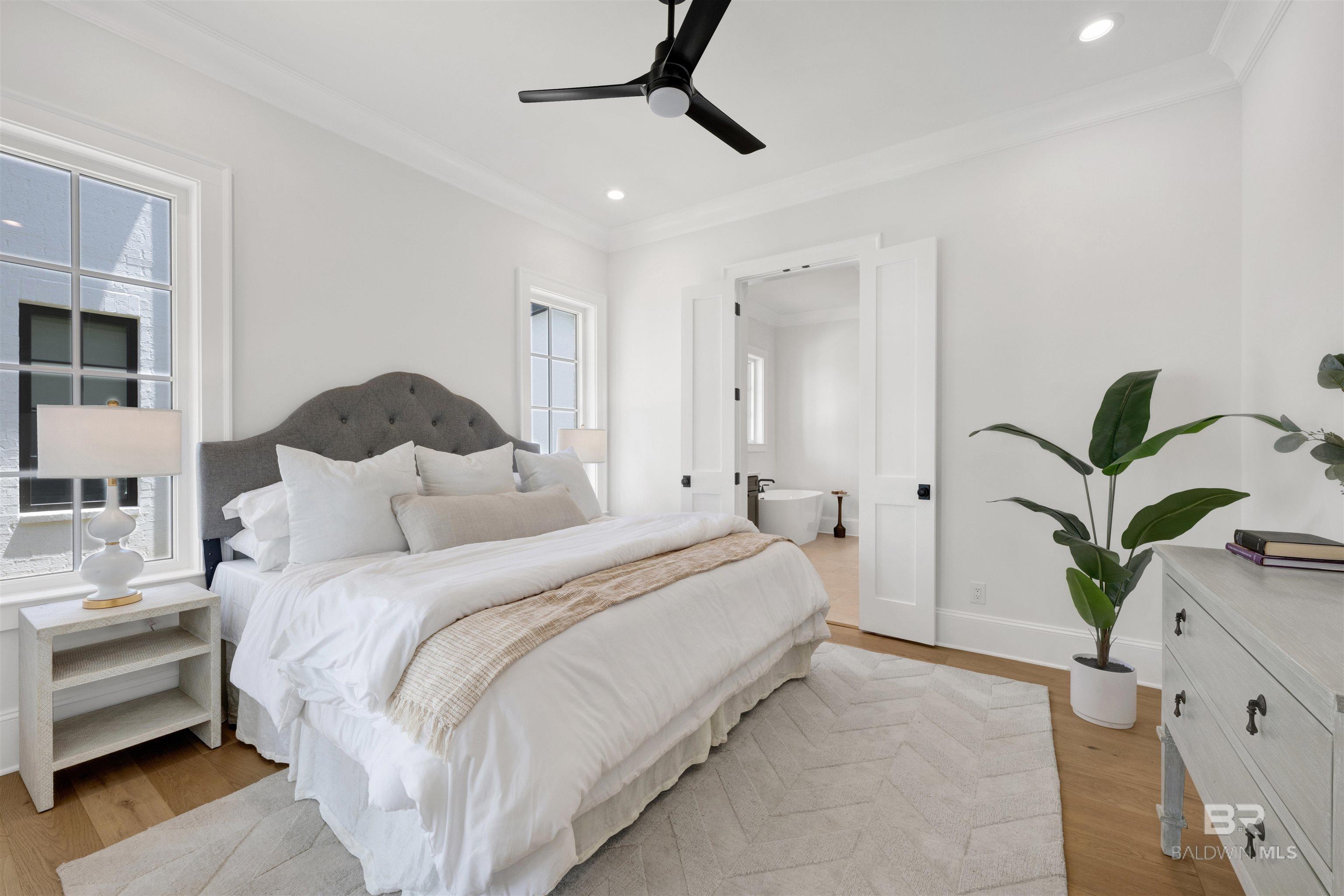 926 Inlet Circle