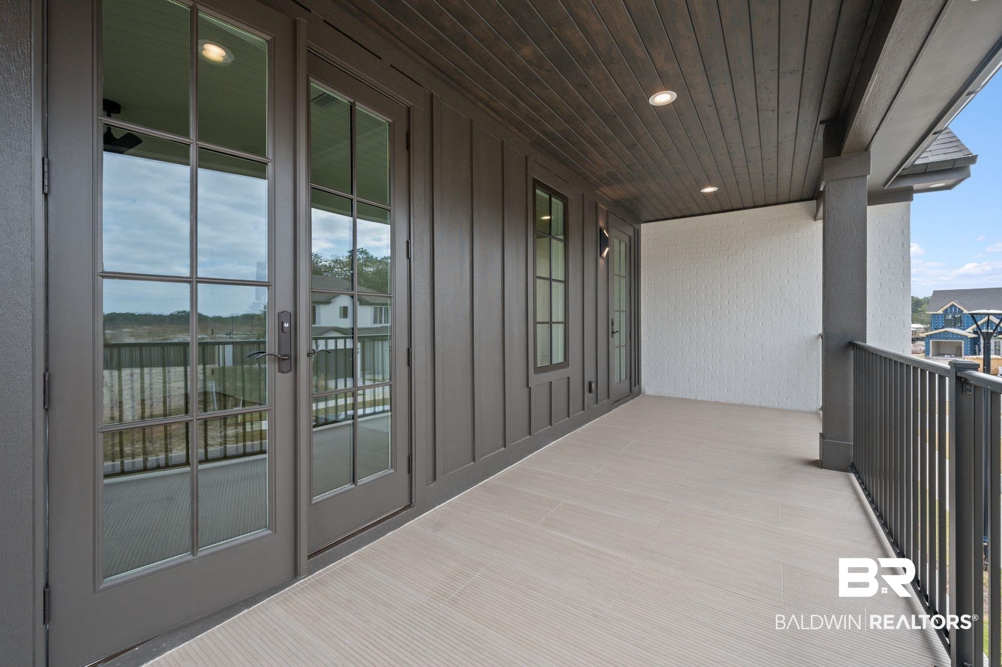 926 Inlet Circle