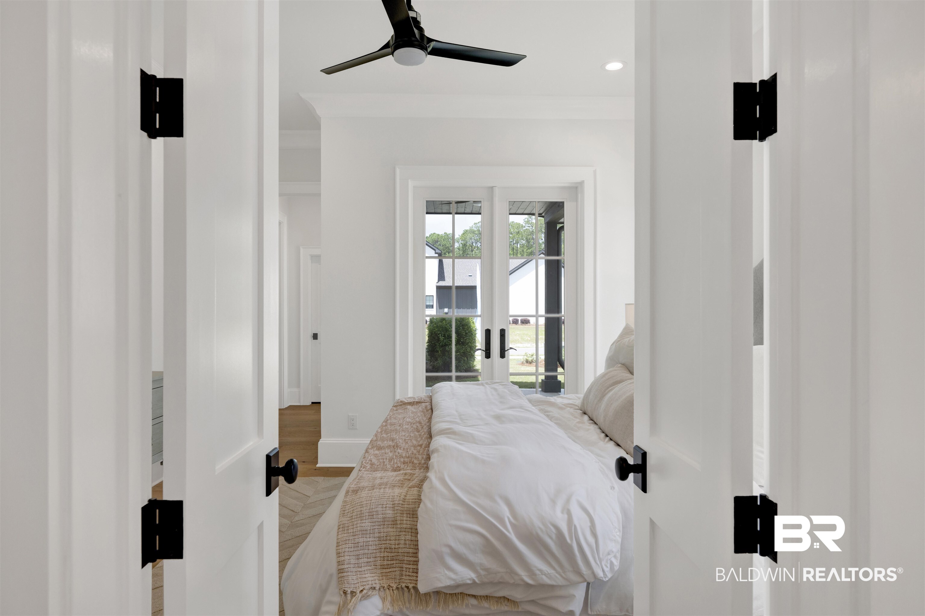 926 Inlet Circle