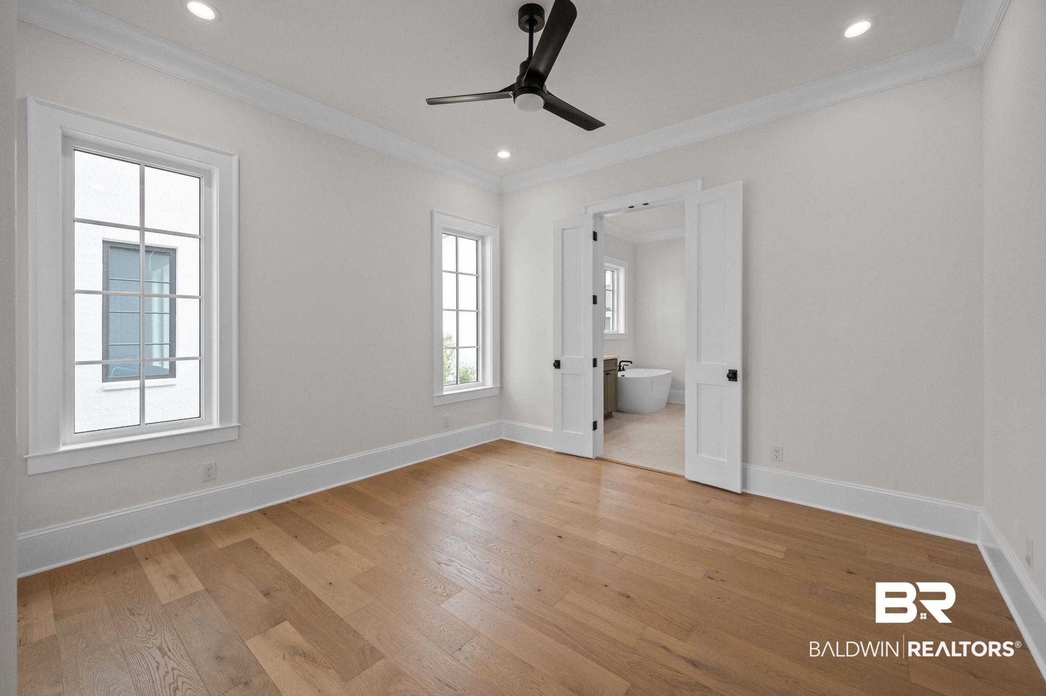 926 Inlet Circle
