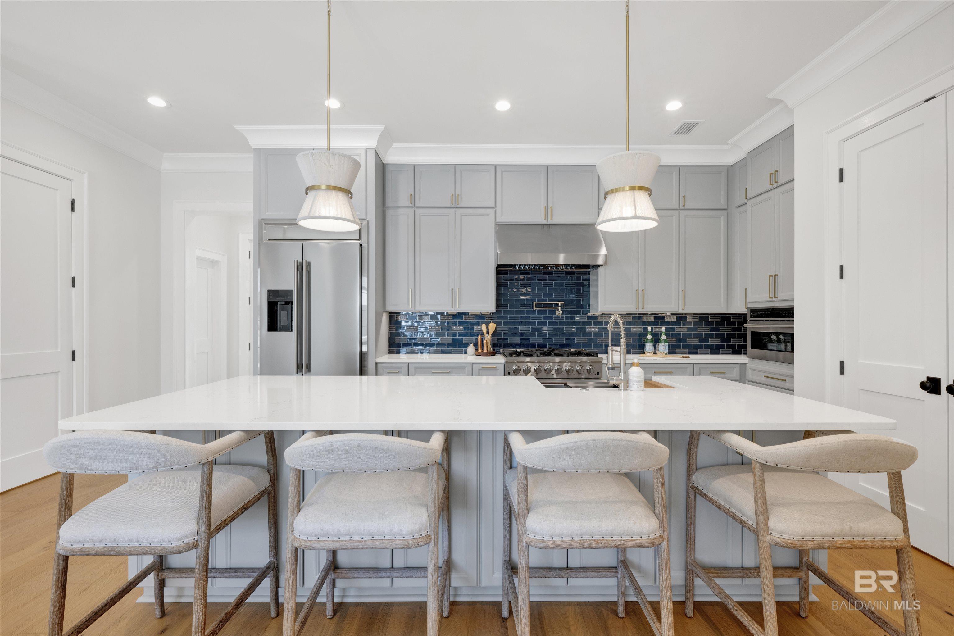 926 Inlet Circle