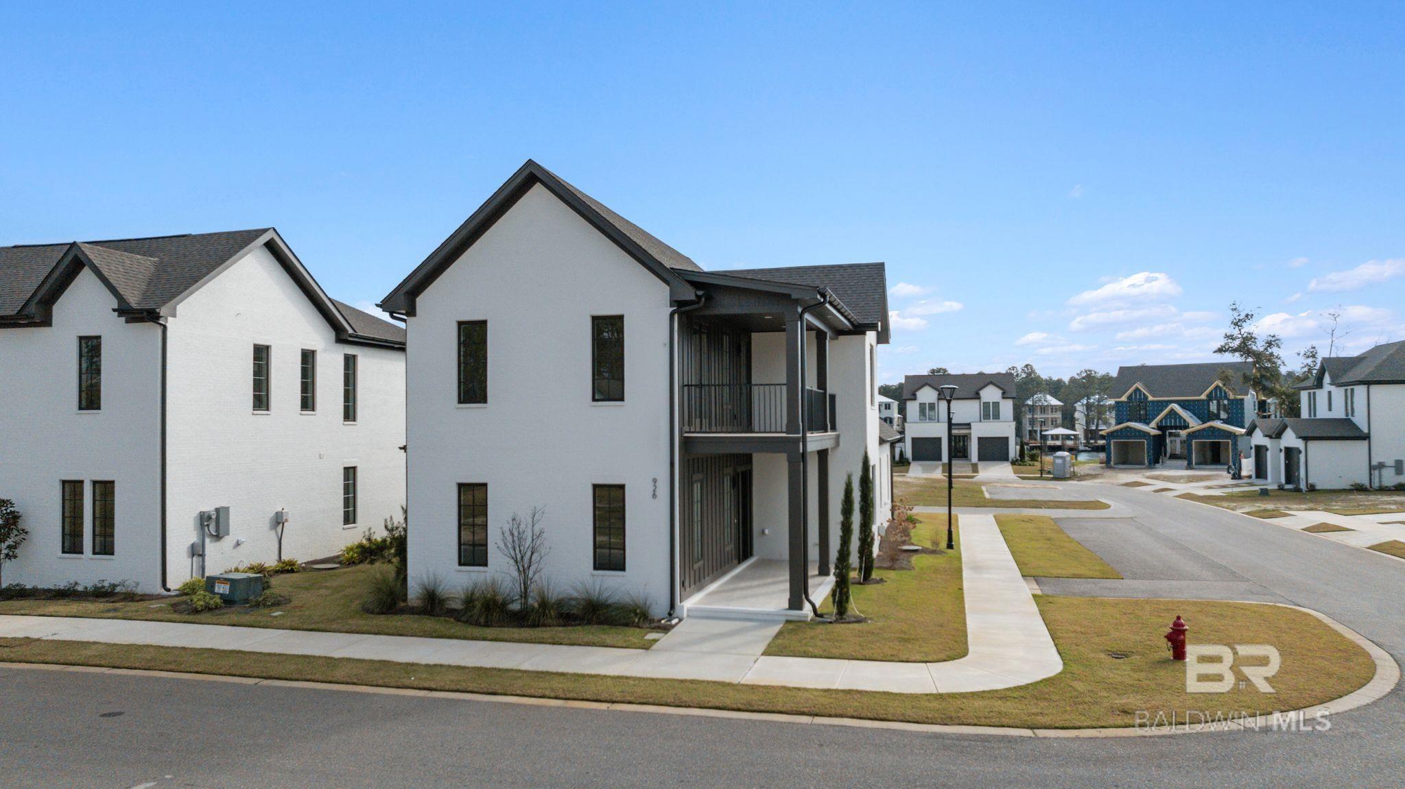 926 Inlet Circle