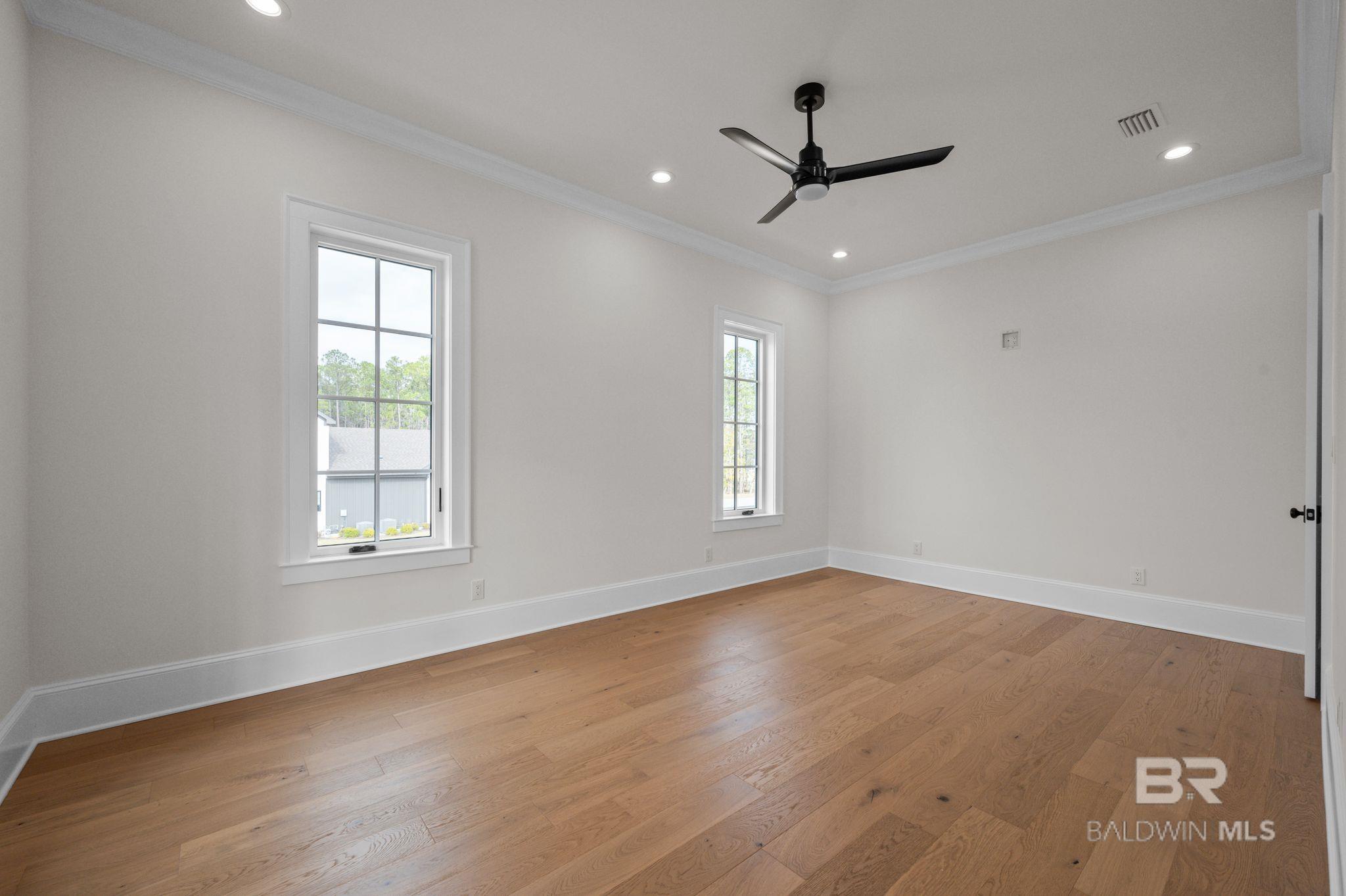 926 Inlet Circle