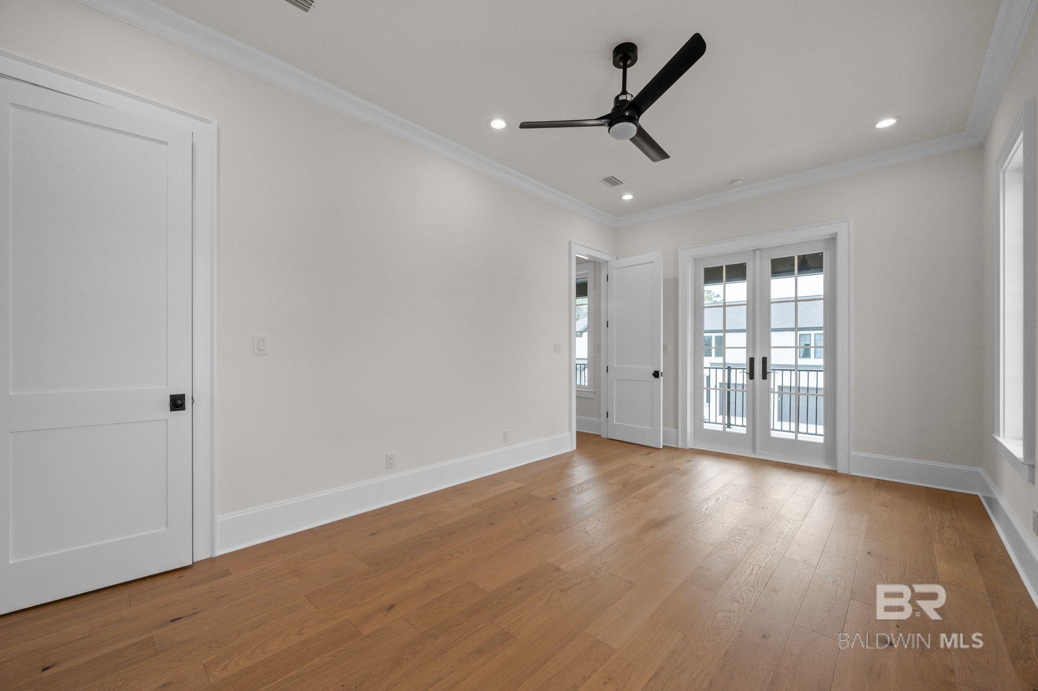 926 Inlet Circle