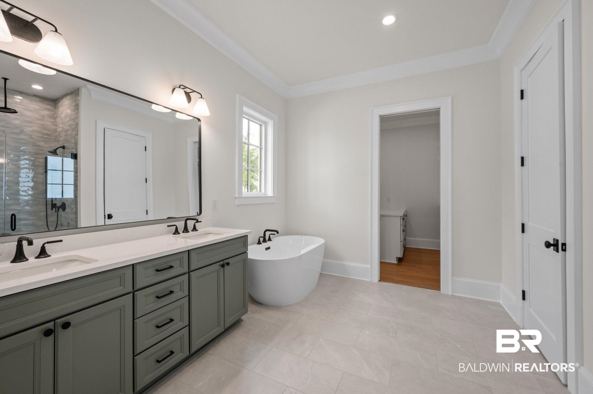 926 Inlet Circle