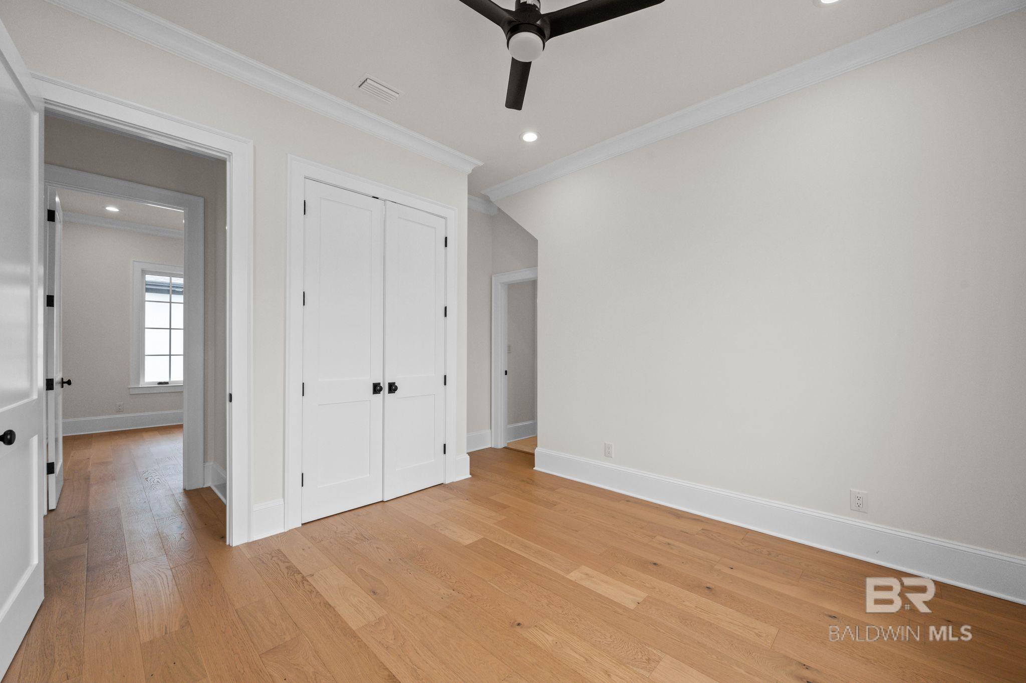 926 Inlet Circle