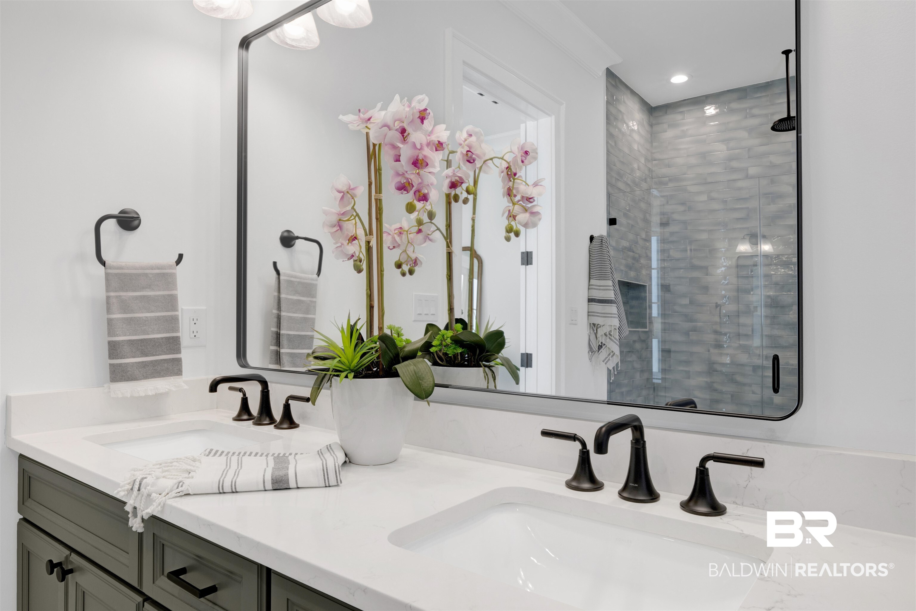 926 Inlet Circle
