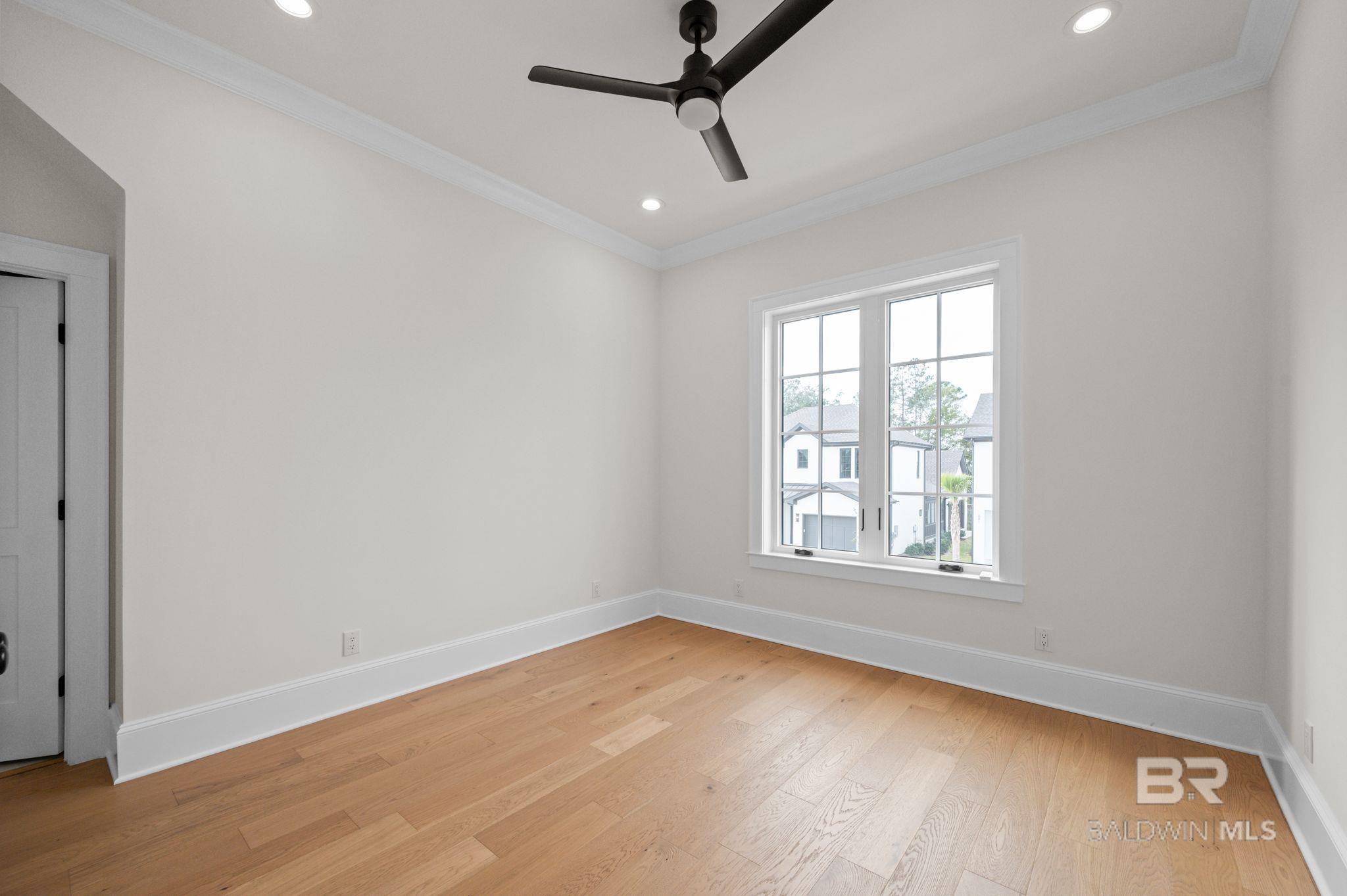 926 Inlet Circle