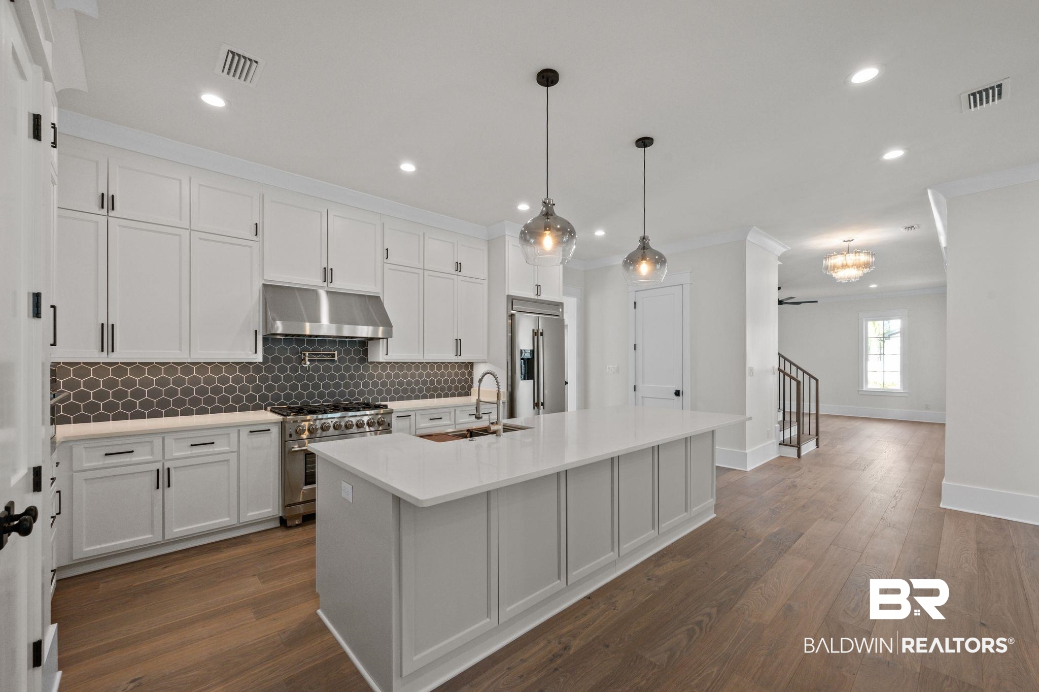 906 Inlet Circle