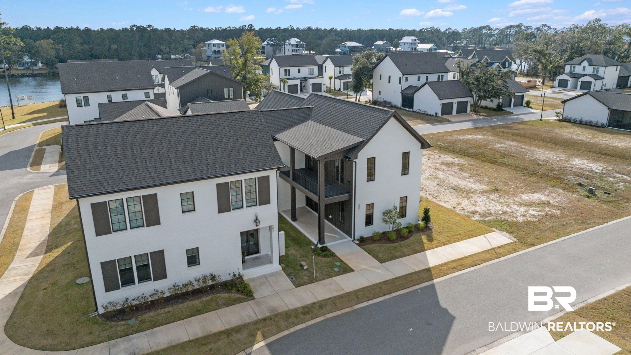 906 Inlet Circle