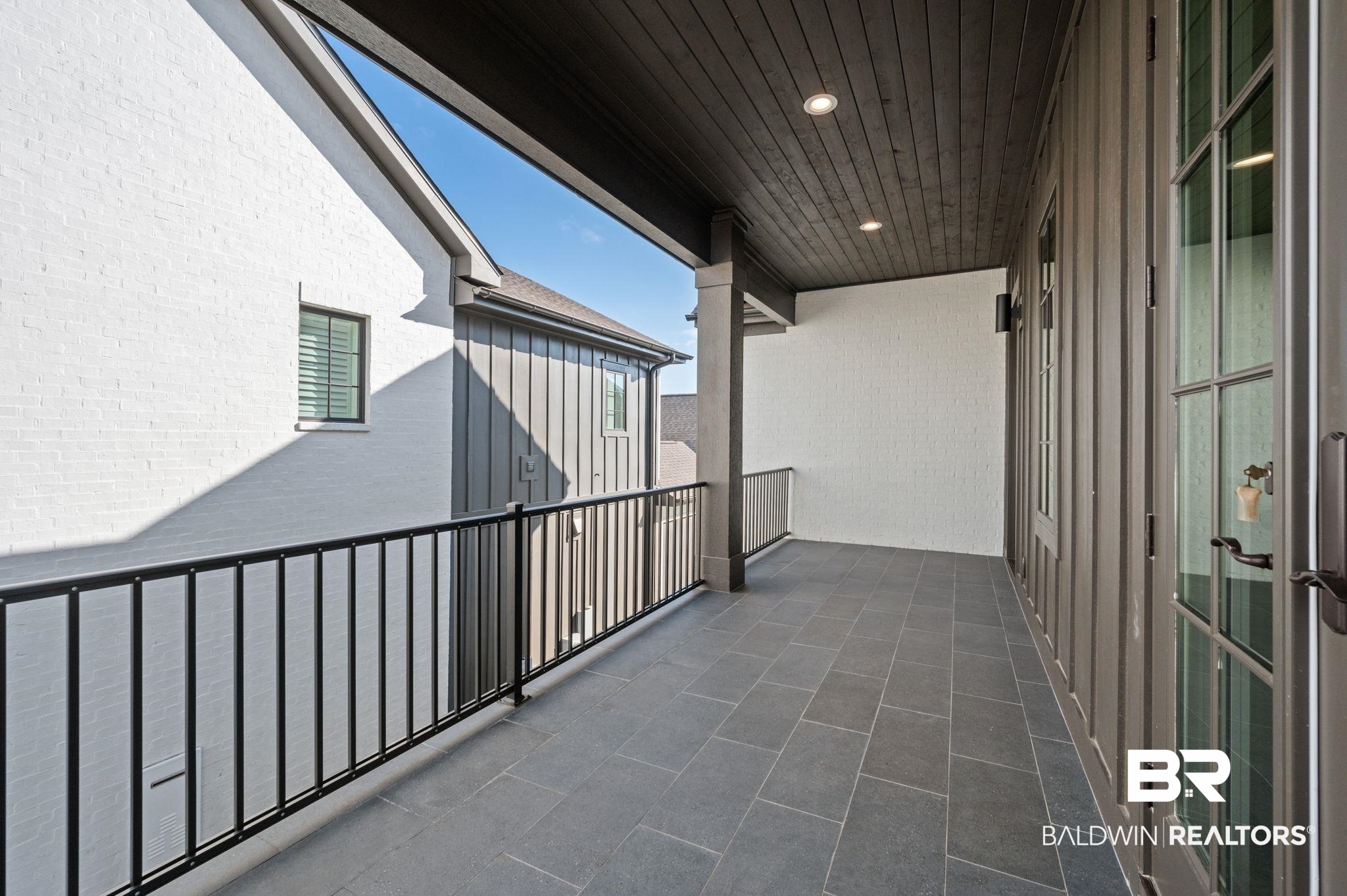 906 Inlet Circle