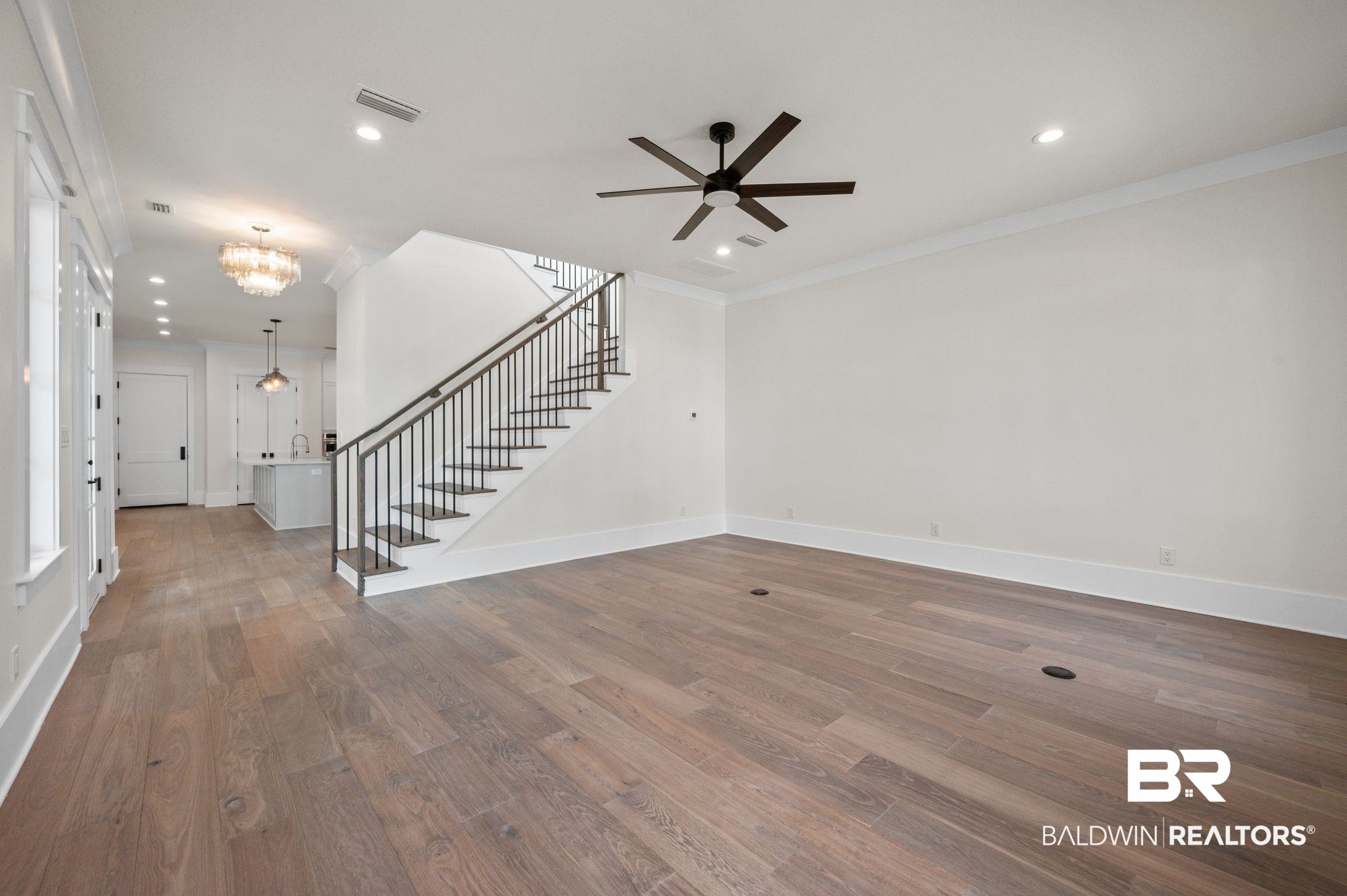 906 Inlet Circle