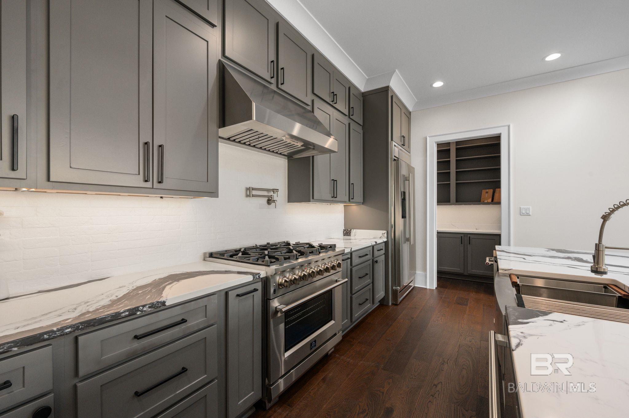 2720 Straits Boulevard