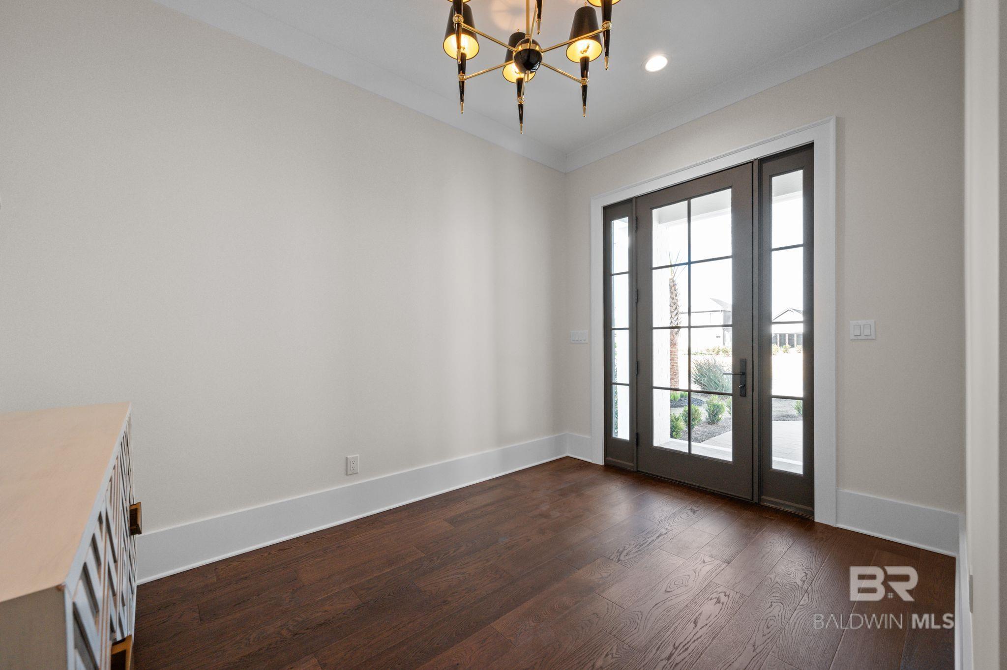 2720 Straits Boulevard