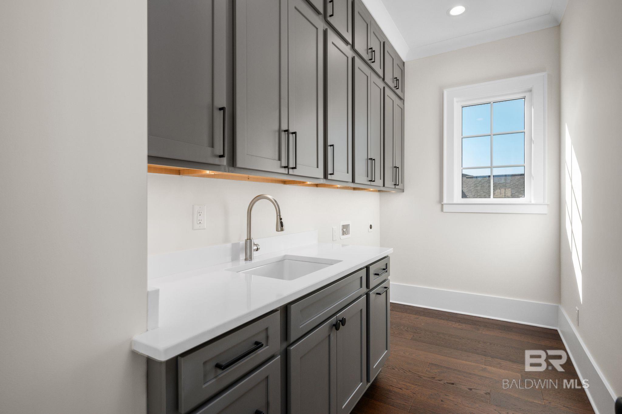 2720 Straits Boulevard