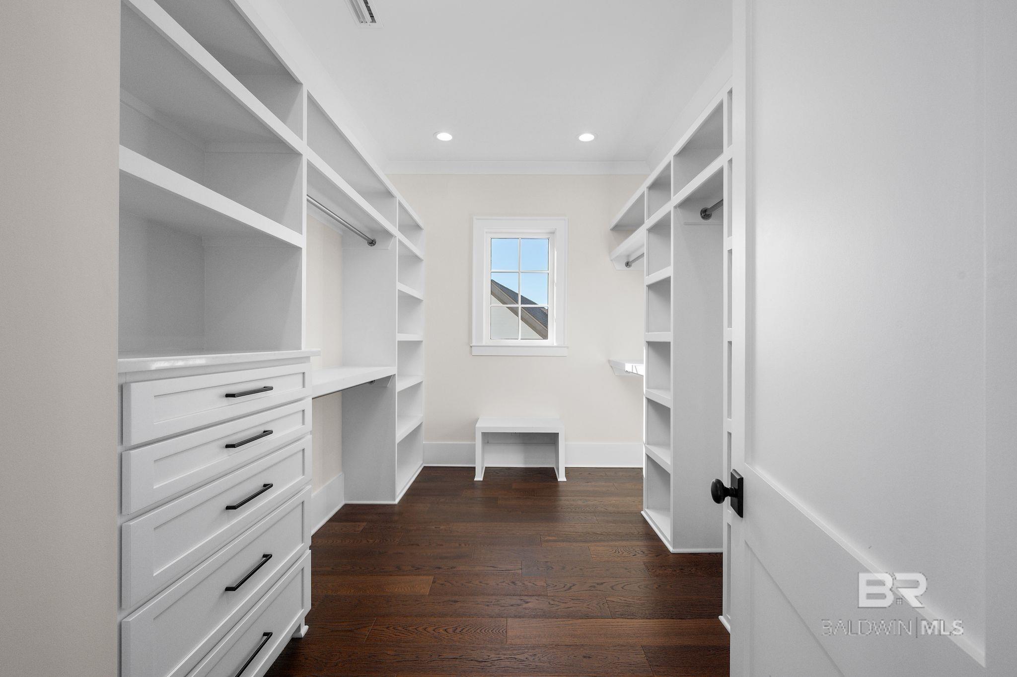 2720 Straits Boulevard