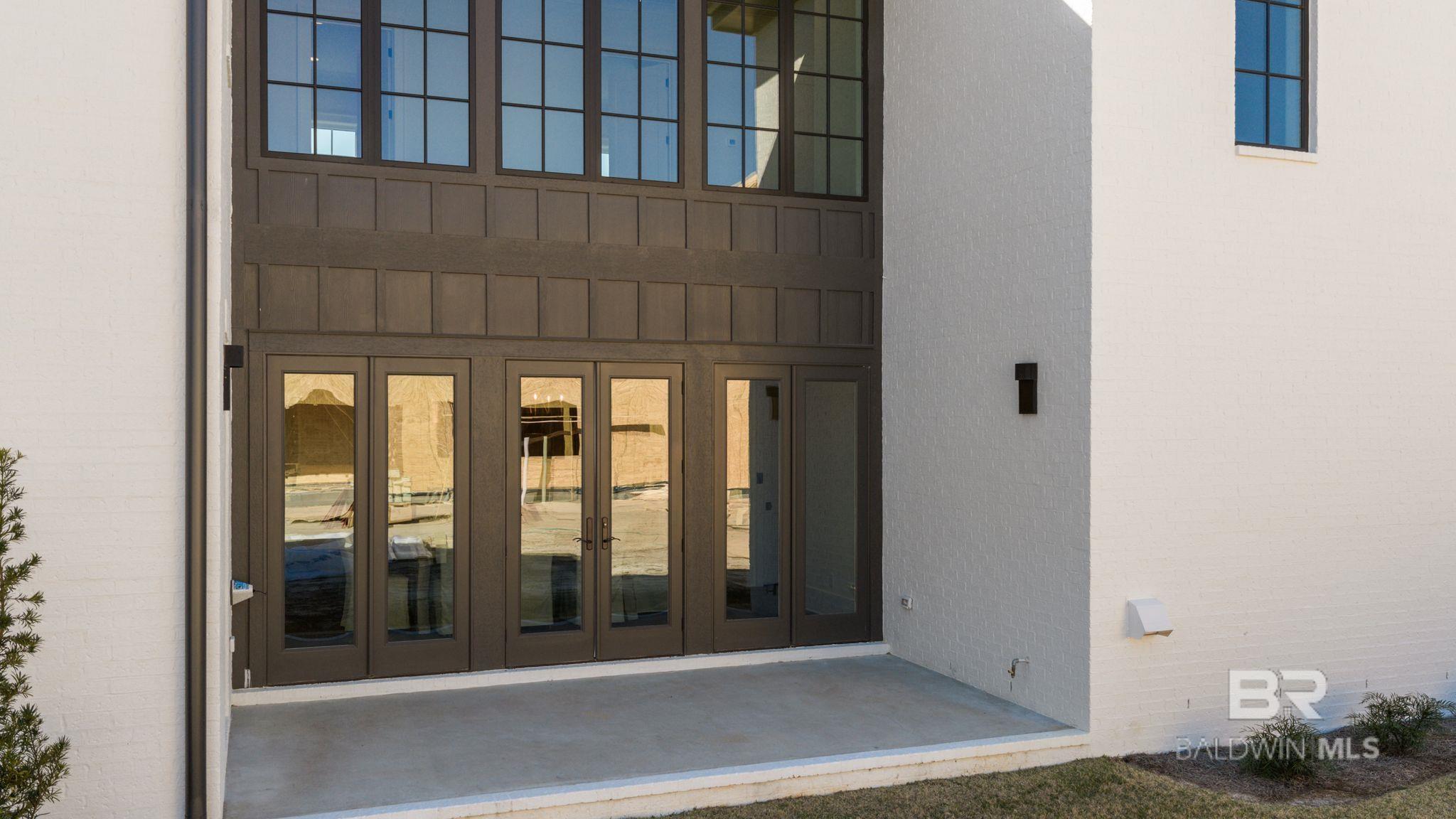 2720 Straits Boulevard