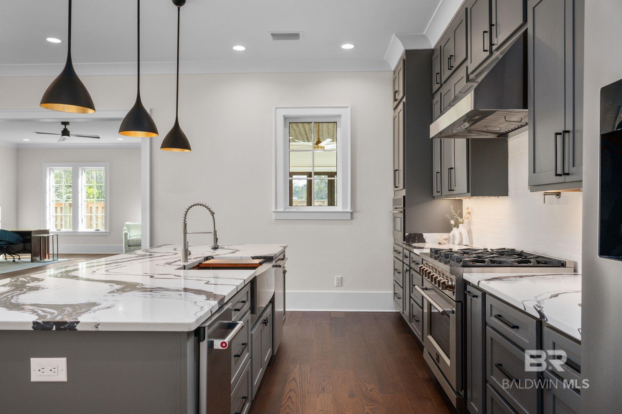 2720 Straits Boulevard