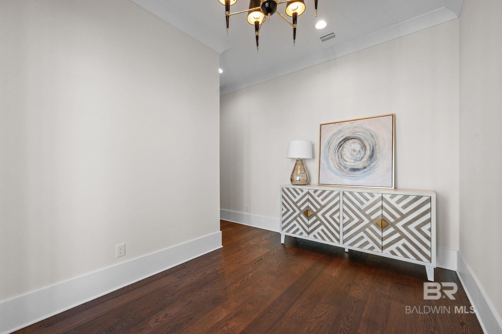 2720 Straits Boulevard