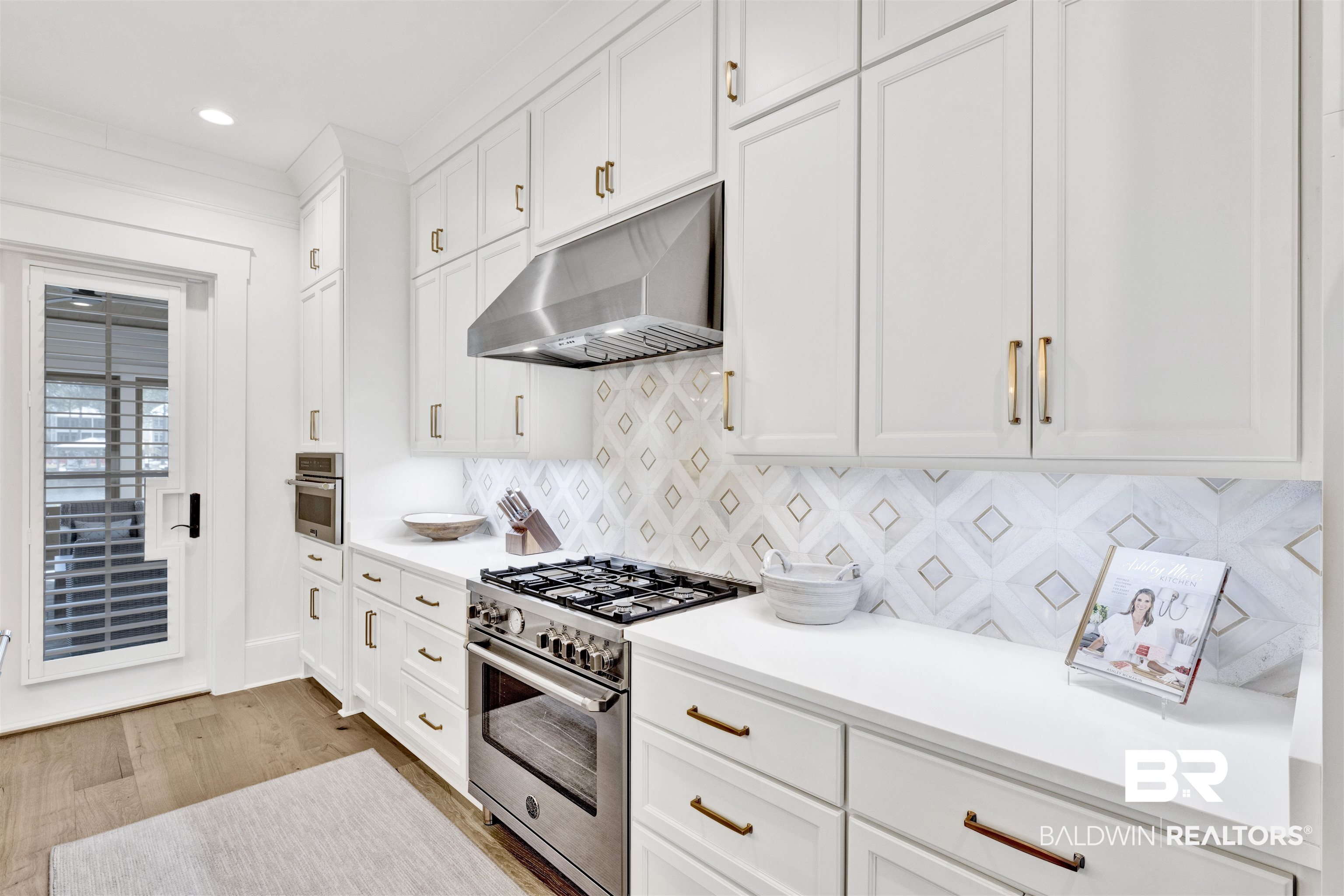861 Inlet Circle