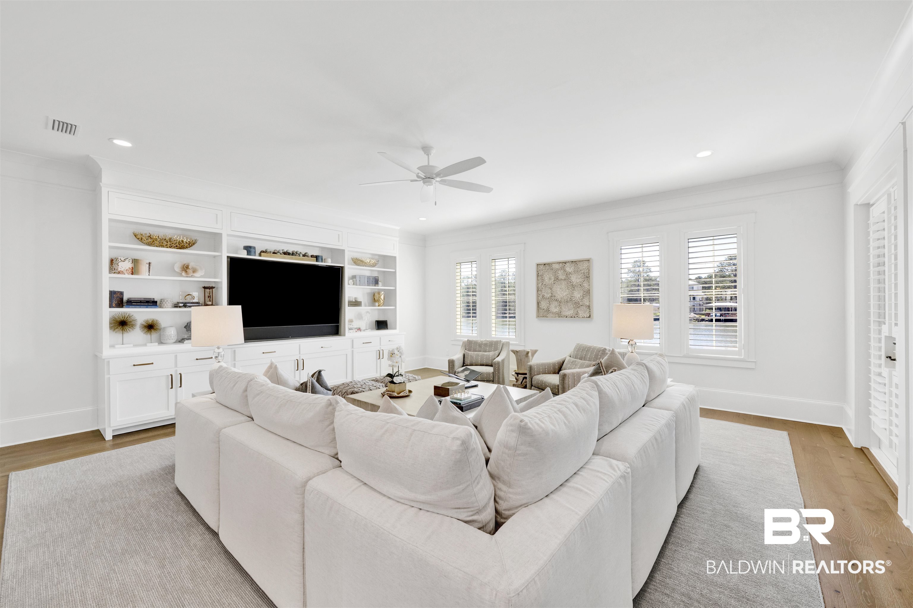 861 Inlet Circle