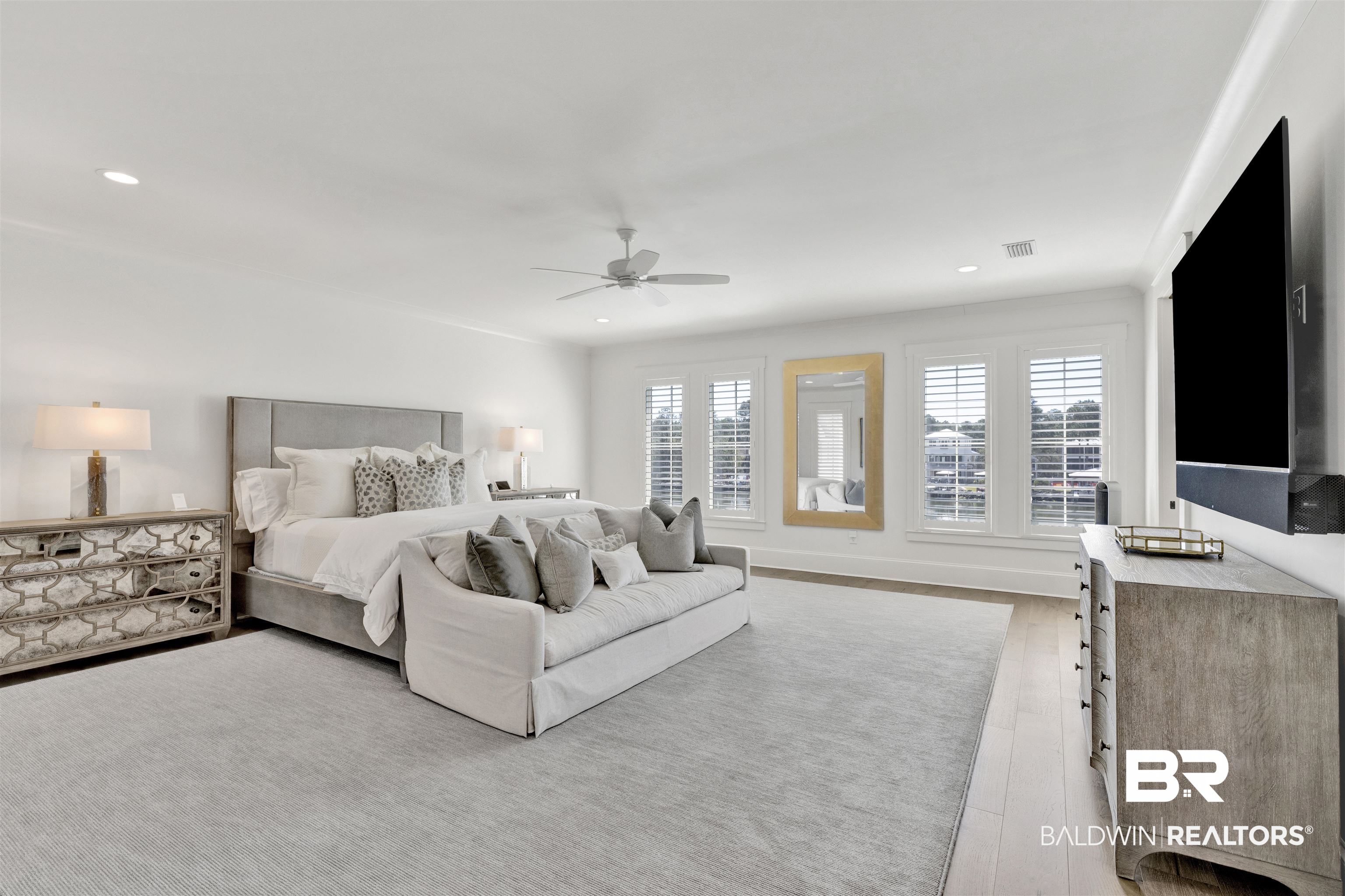 861 Inlet Circle