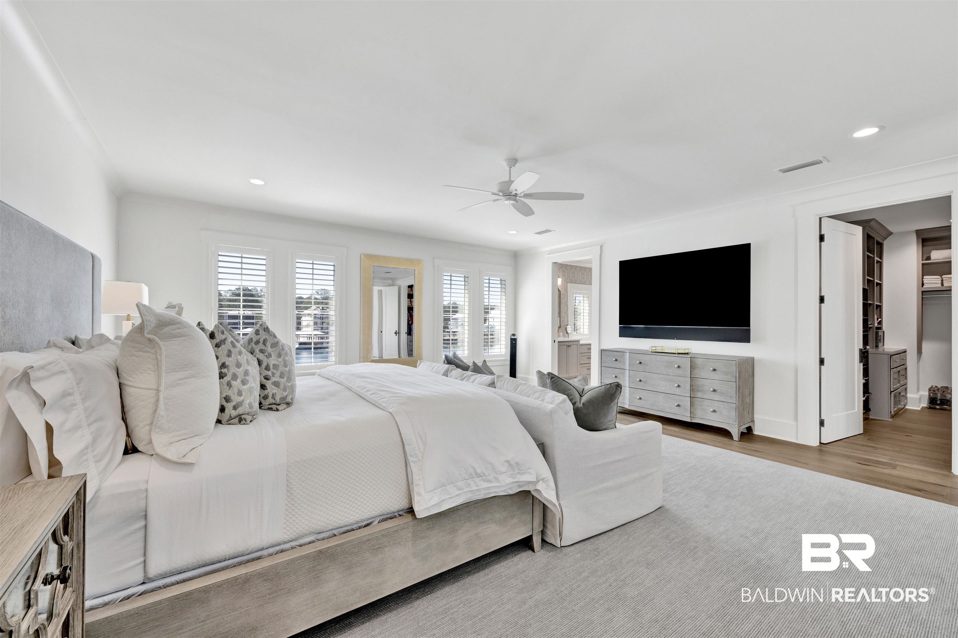 861 Inlet Circle
